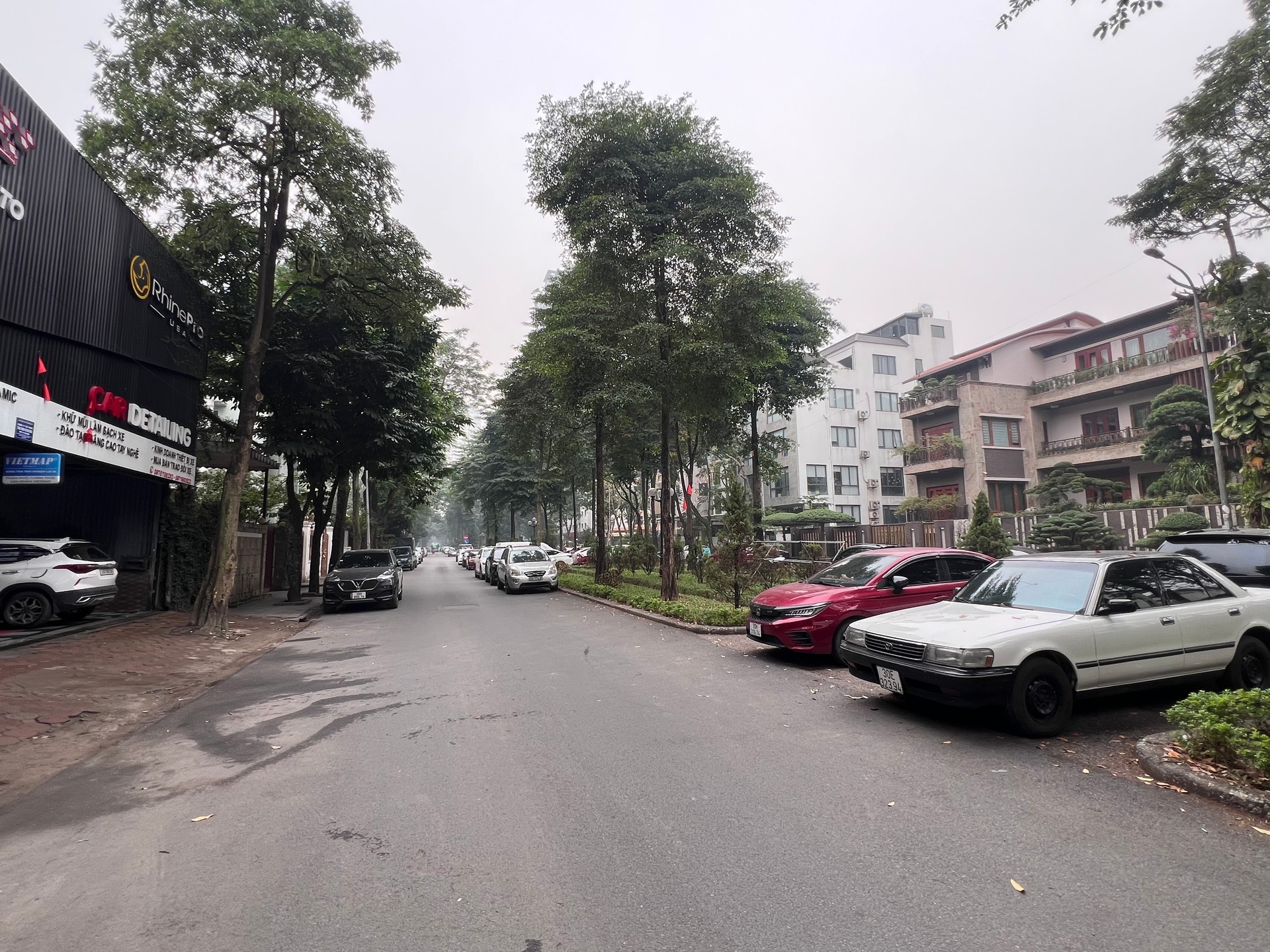 Bán nhà Nguyễn Duy Trinh - diện tích 508m2 4 tầng - Đường ô tô trở lên - giá 200 tỷ