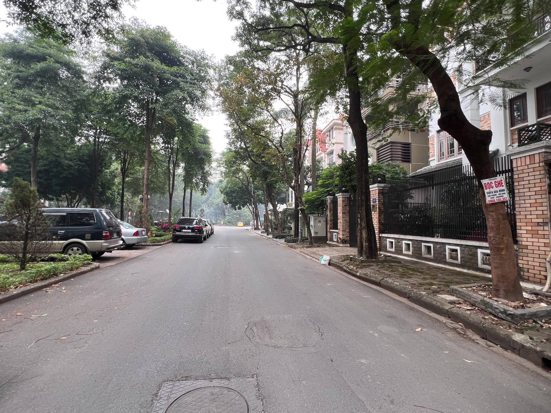 Bán nhà Nguyễn Duy Trinh - diện tích 508m2 4 tầng - Đường ô tô trở lên - giá 200 tỷ