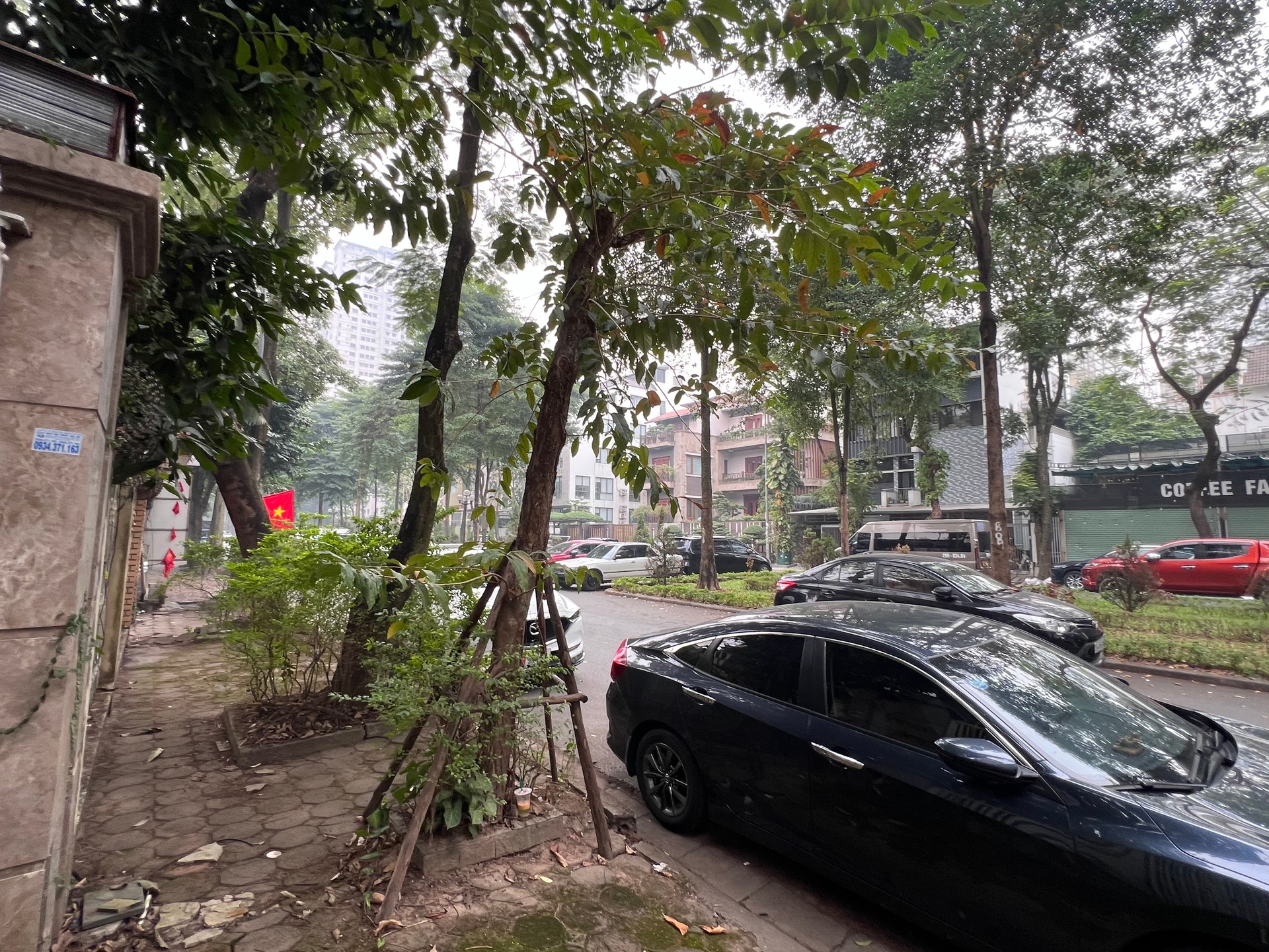 Bán nhà Nguyễn Duy Trinh - diện tích 508m2 4 tầng - Đường ô tô trở lên - giá 200 tỷ