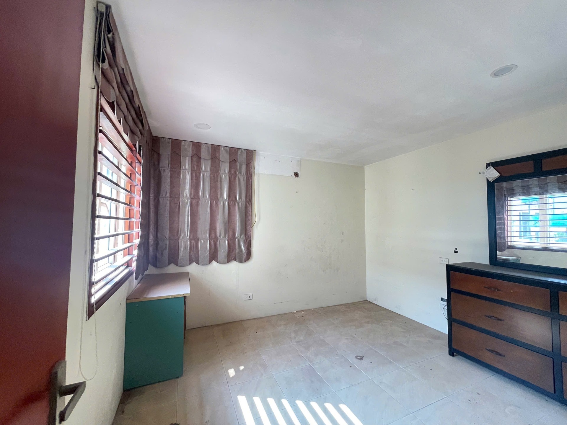 Bán nhà Nguyễn Duy Trinh - diện tích 508m2 4 tầng - Đường ô tô trở lên - giá 200 tỷ