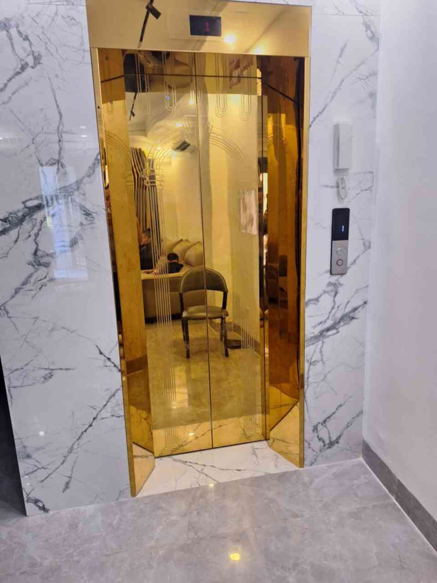 Bán nhà Trần Khát Chân - diện tích 35m2 6 tầng - thang máy - giá 14,9 tỷ