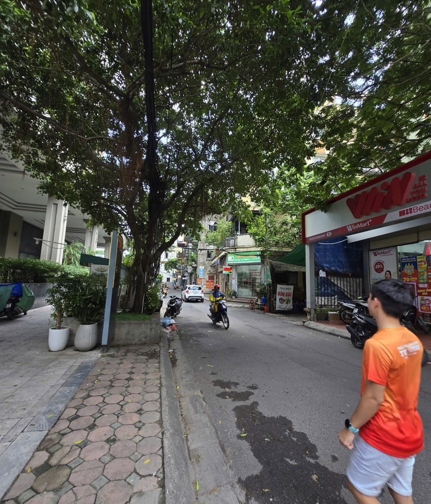 Bán nhà Cự Lộc - diện tích 147m2 3 tầng - Lô góc - giá 64,5 tỷ