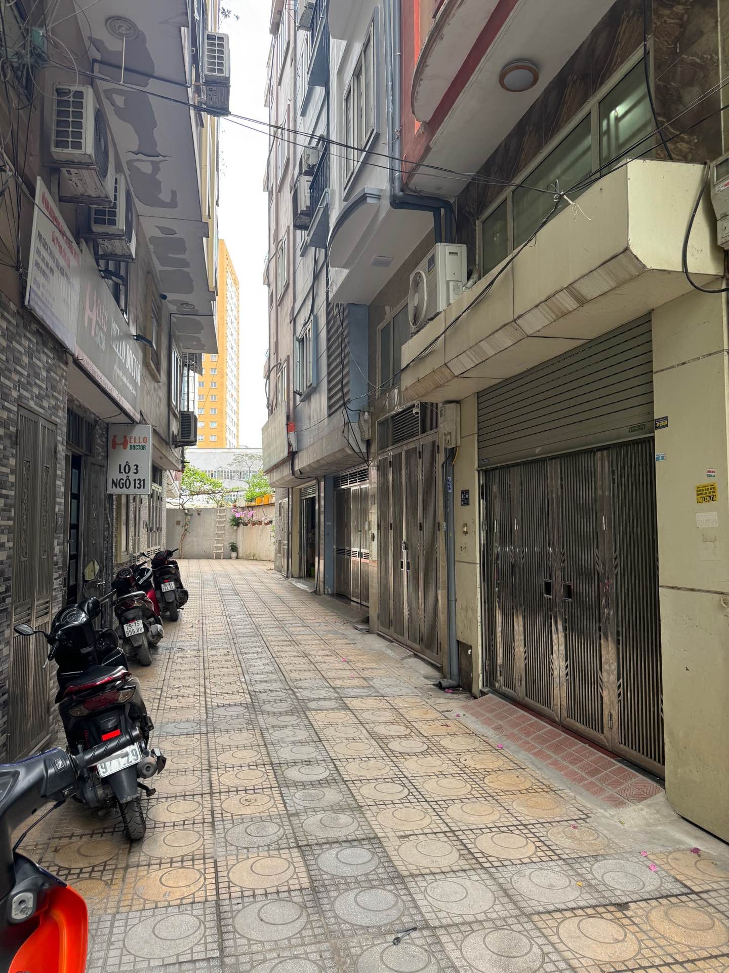 Bán nhà Ngọc Hồi - diện tích 42m2 5 tầng - Ô tô ngủ trong nhà - giá 15,5 tỷ