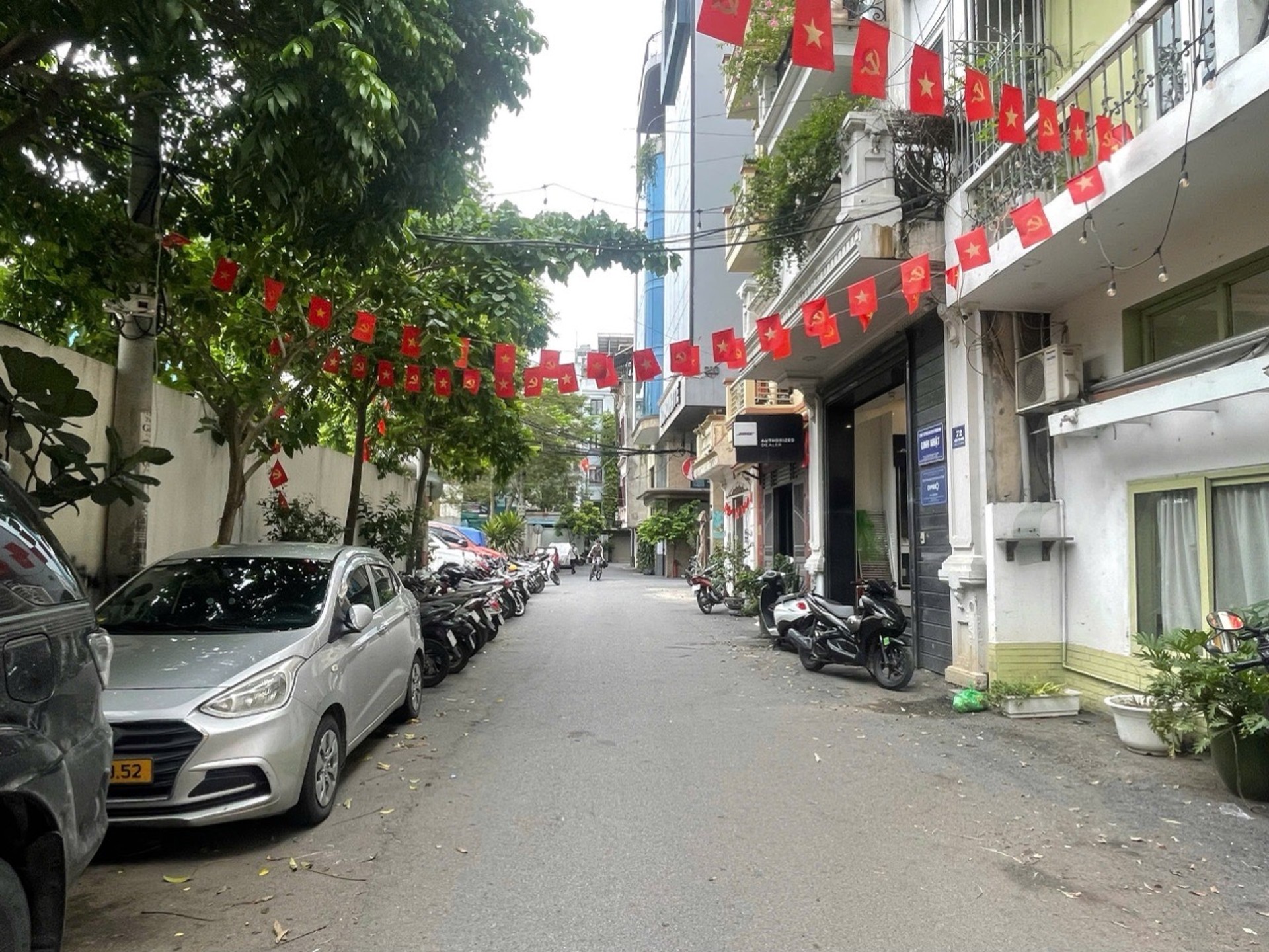 Bán nhà Đặng Tiến Đông - diện tích 77m2 5 tầng - Mặt phố kinh doanh tốt - giá 39,95 tỷ