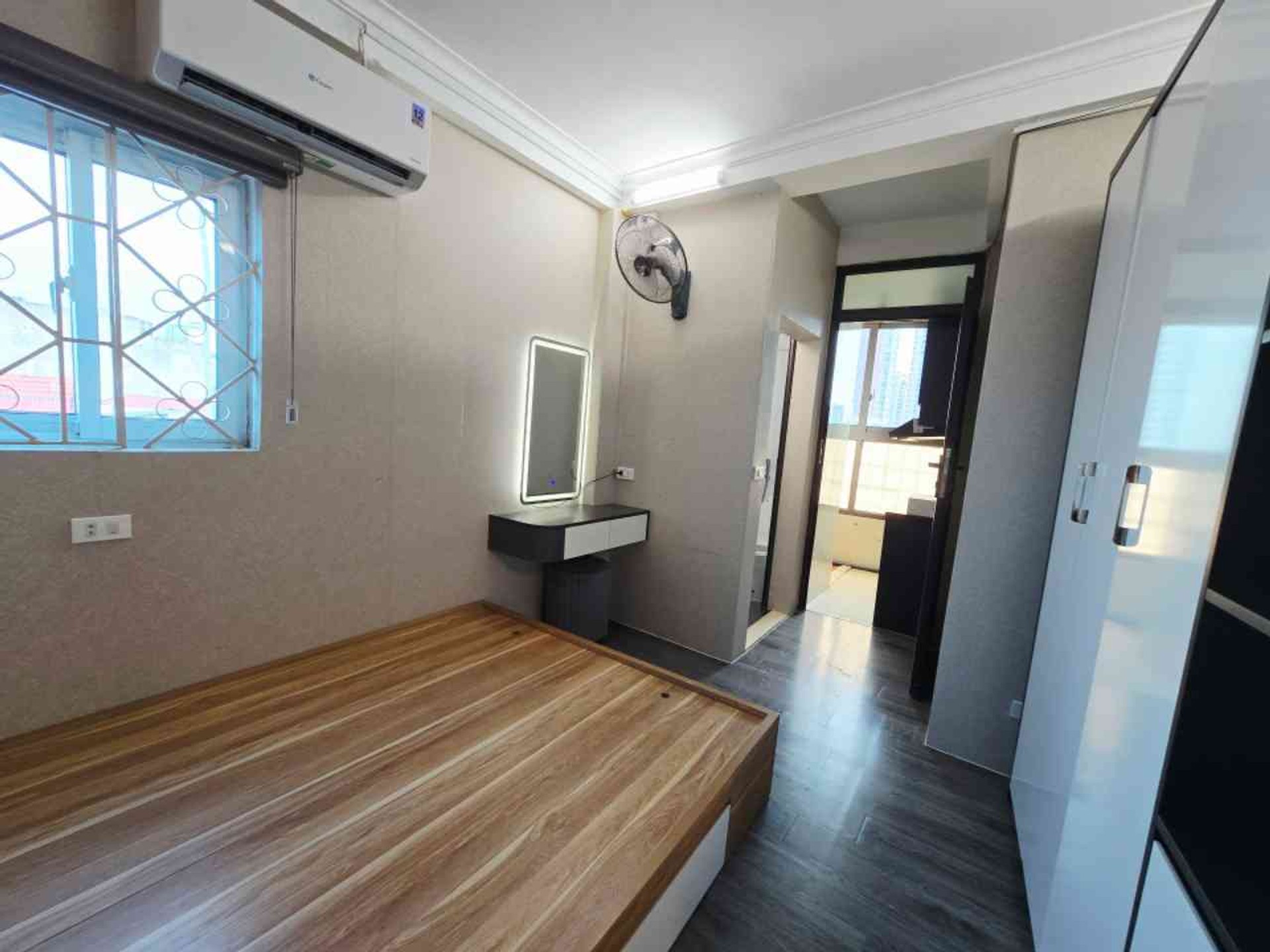 Bán nhà Giải Phóng - diện tích 52m2 7 tầng - Sổ chung - giá 2 tỷ