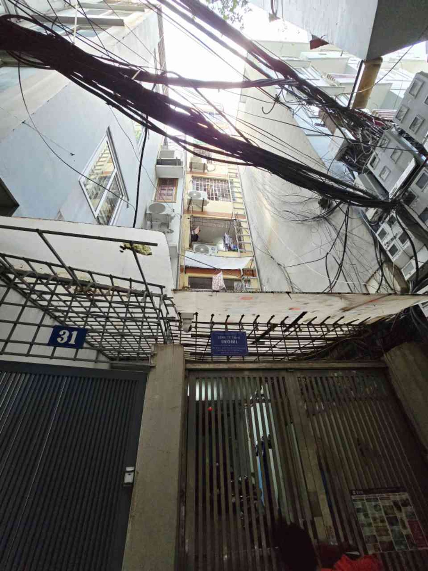 Bán nhà Giải Phóng - diện tích 52m2 7 tầng - Sổ chung - giá 2 tỷ