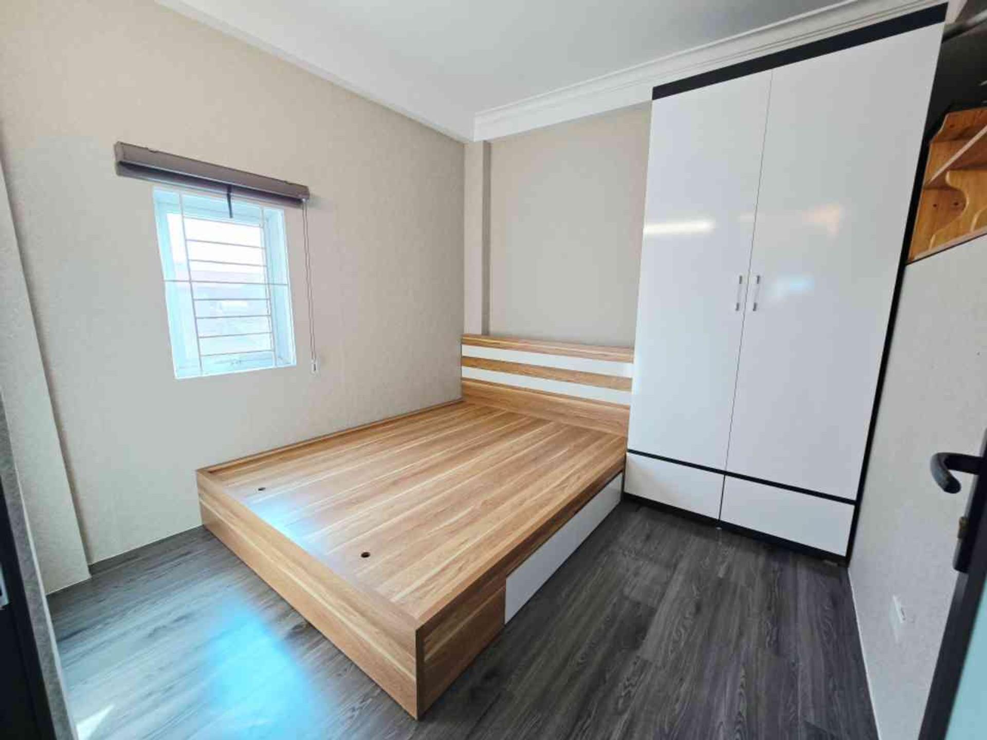 Bán nhà Giải Phóng - diện tích 52m2 7 tầng - Sổ chung - giá 2 tỷ