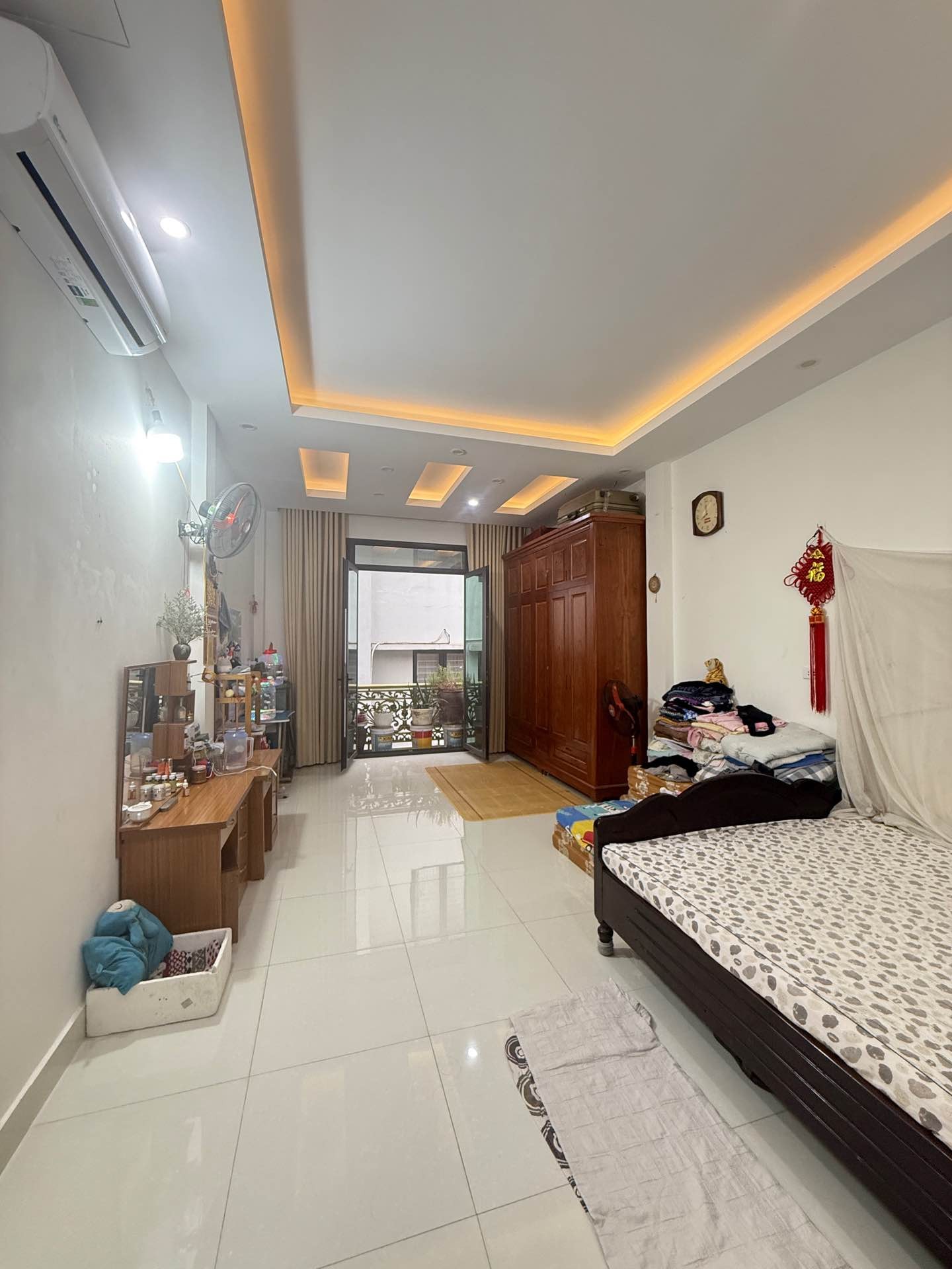 Bán nhà Trung Kính - diện tích 60.7m2 4 tầng - ô tô qua nhà - giá 30 tỷ