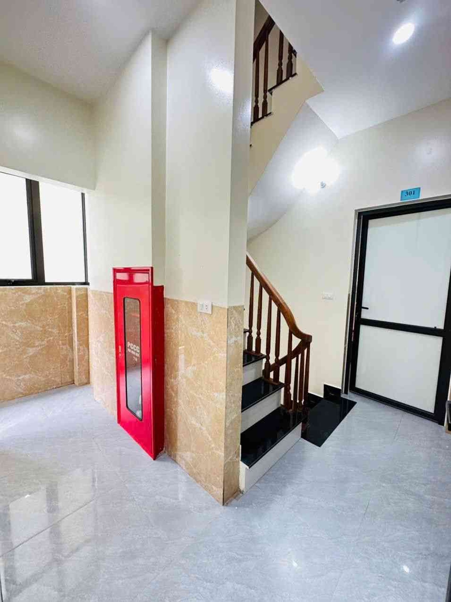Bán nhà Lĩnh Nam - diện tích 50m2 7 tầng - Lô góc, thang máy - giá 17,5 tỷ