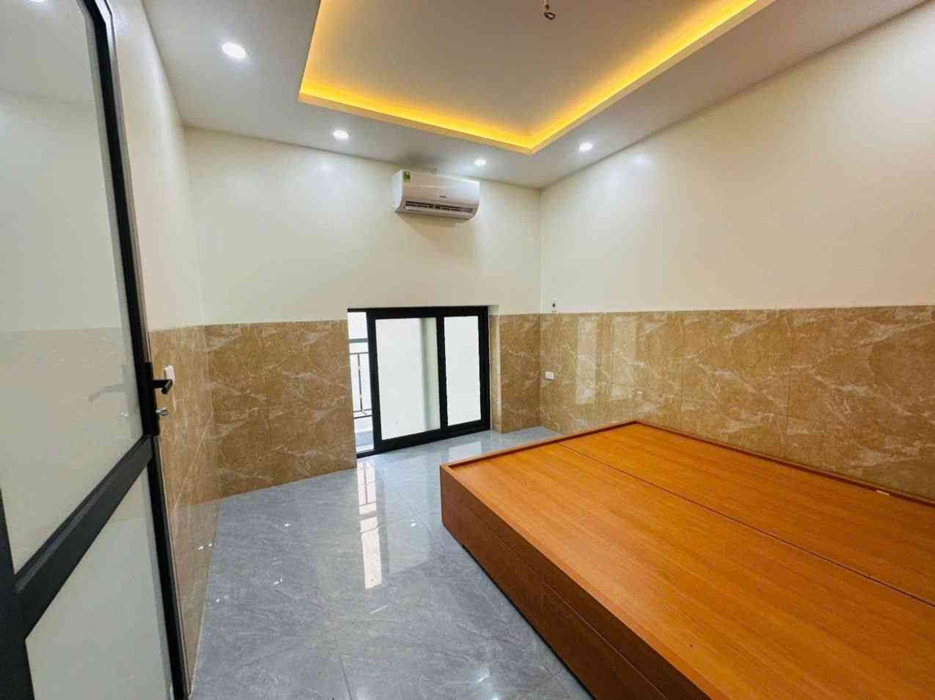 Bán nhà Lĩnh Nam - diện tích 50m2 7 tầng - Lô góc, thang máy - giá 17,5 tỷ