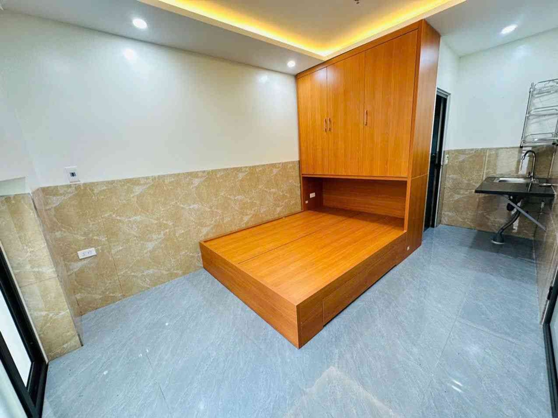 Bán nhà Lĩnh Nam - diện tích 50m2 7 tầng - Lô góc, thang máy - giá 17,5 tỷ