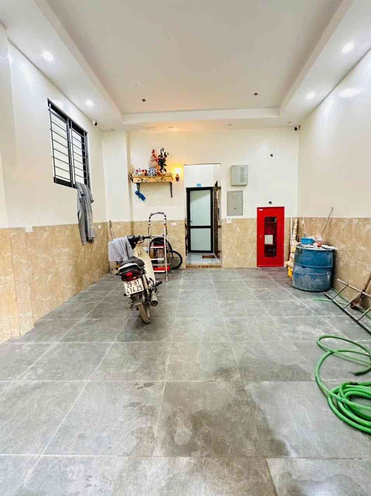 Bán nhà Lĩnh Nam - diện tích 50m2 7 tầng - Lô góc, thang máy - giá 17,5 tỷ