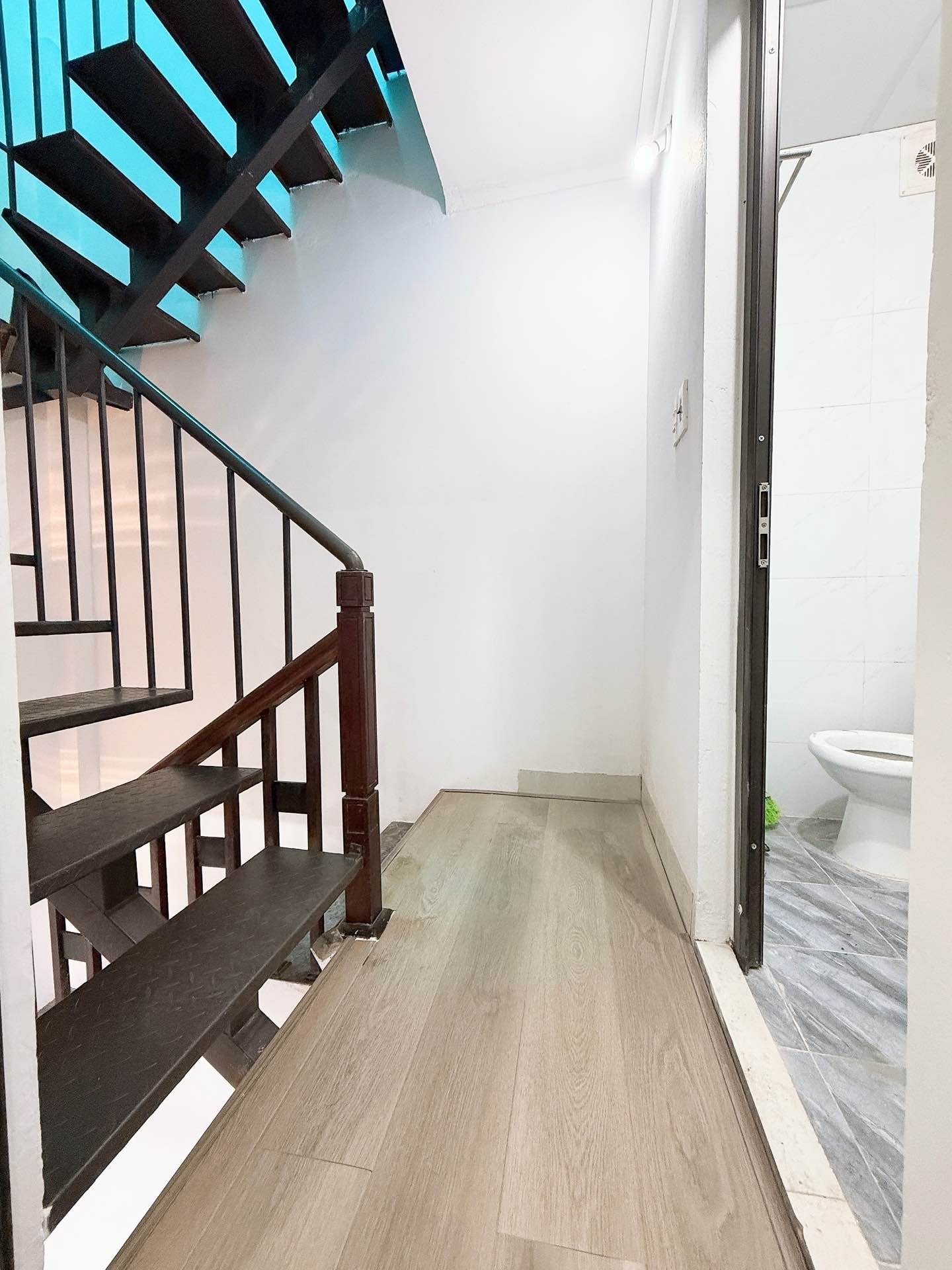 Bán nhà Định Công Thượng - diện tích 34m2 4 tầng - Cơ hội khó tìm - giá 2,5 tỷ