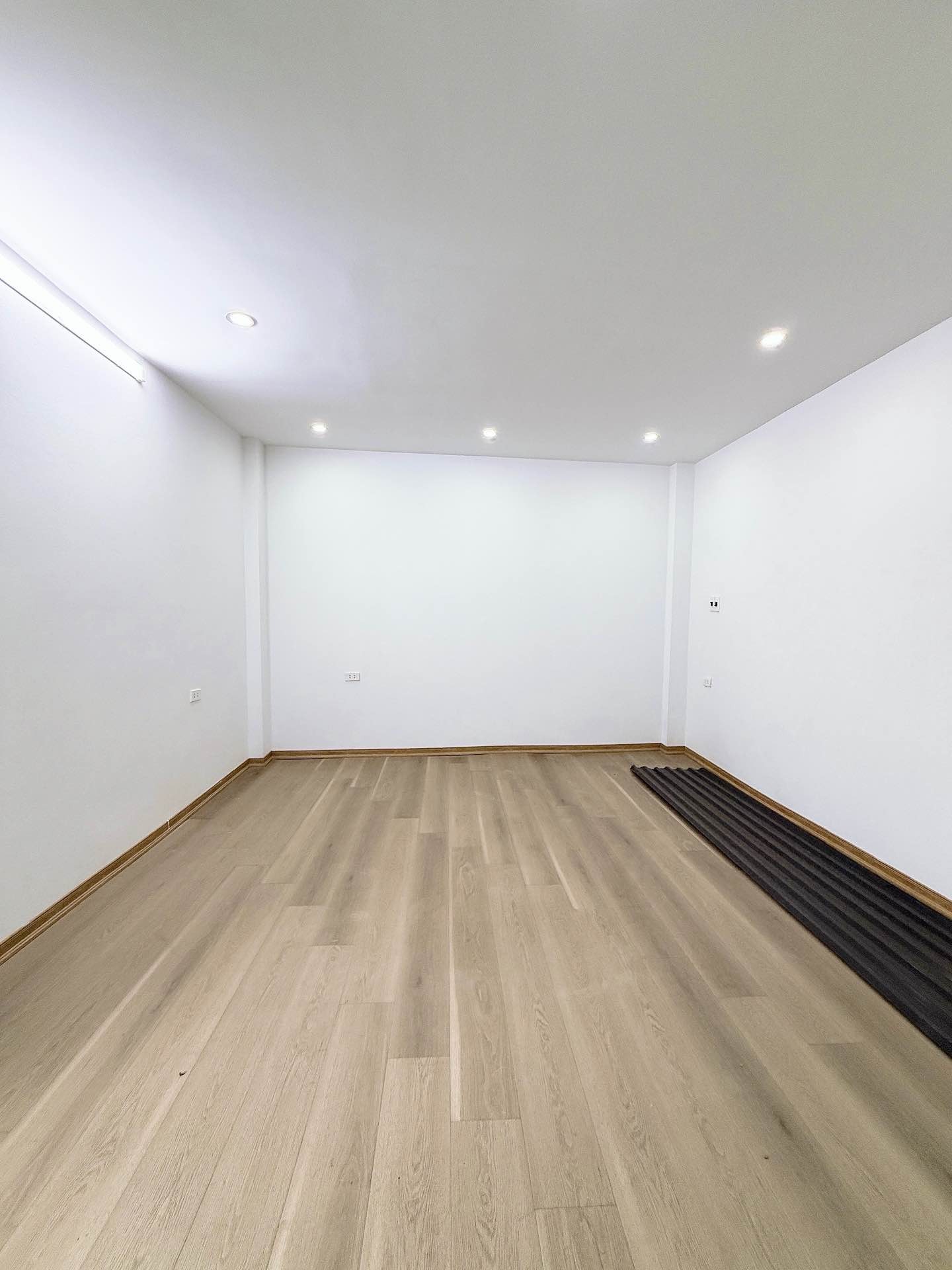 Bán nhà Định Công Thượng - diện tích 34m2 4 tầng - Cơ hội khó tìm - giá 2,5 tỷ