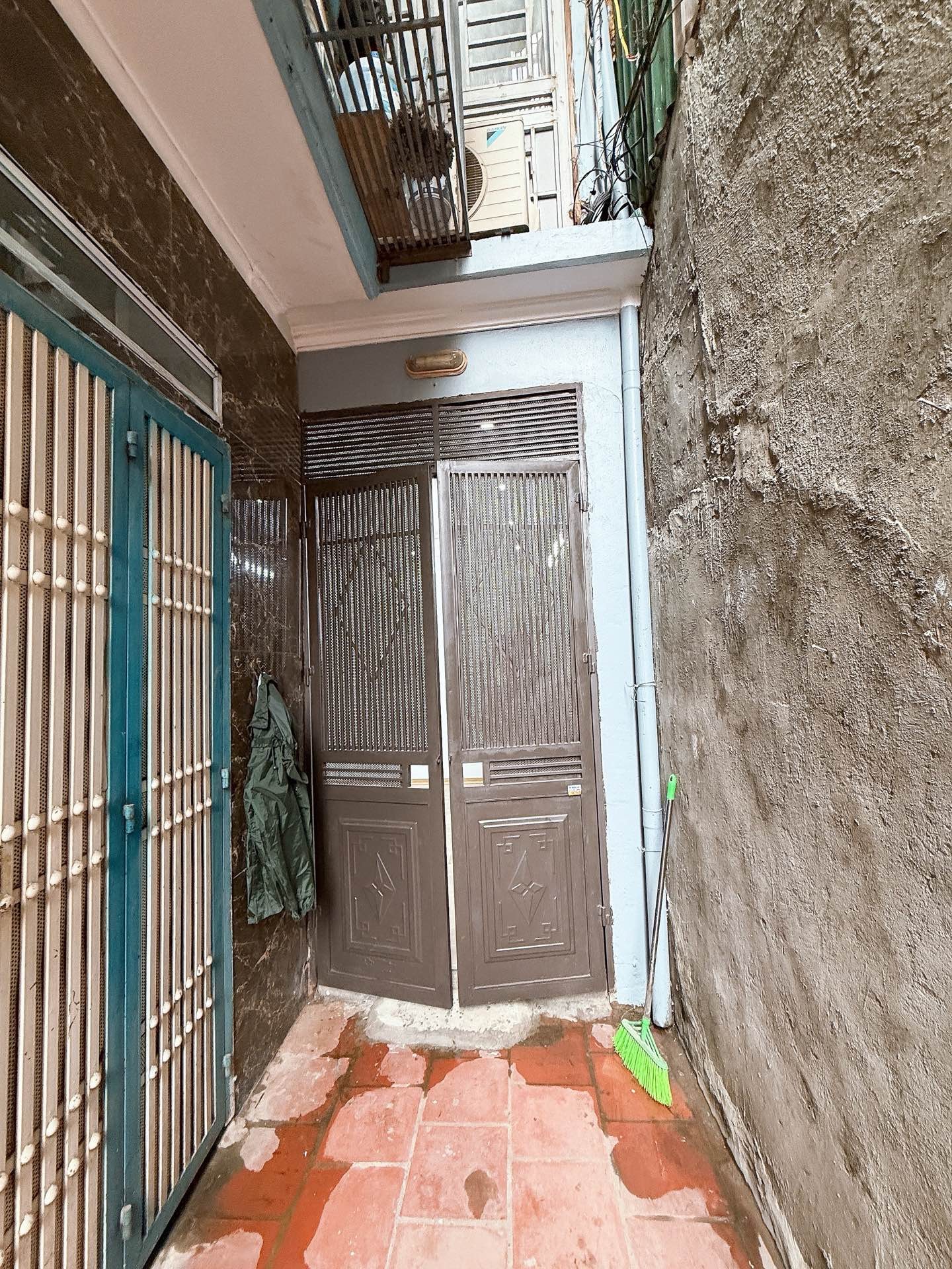 Bán nhà Định Công Thượng - diện tích 34m2 4 tầng - Cơ hội khó tìm - giá 2,5 tỷ