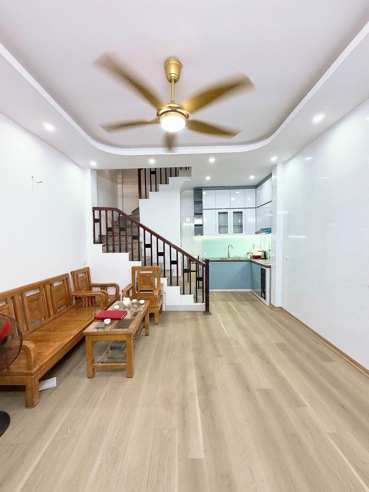 Bán nhà Định Công Thượng - diện tích 34m2 4 tầng - Cơ hội khó tìm - giá 2,5 tỷ