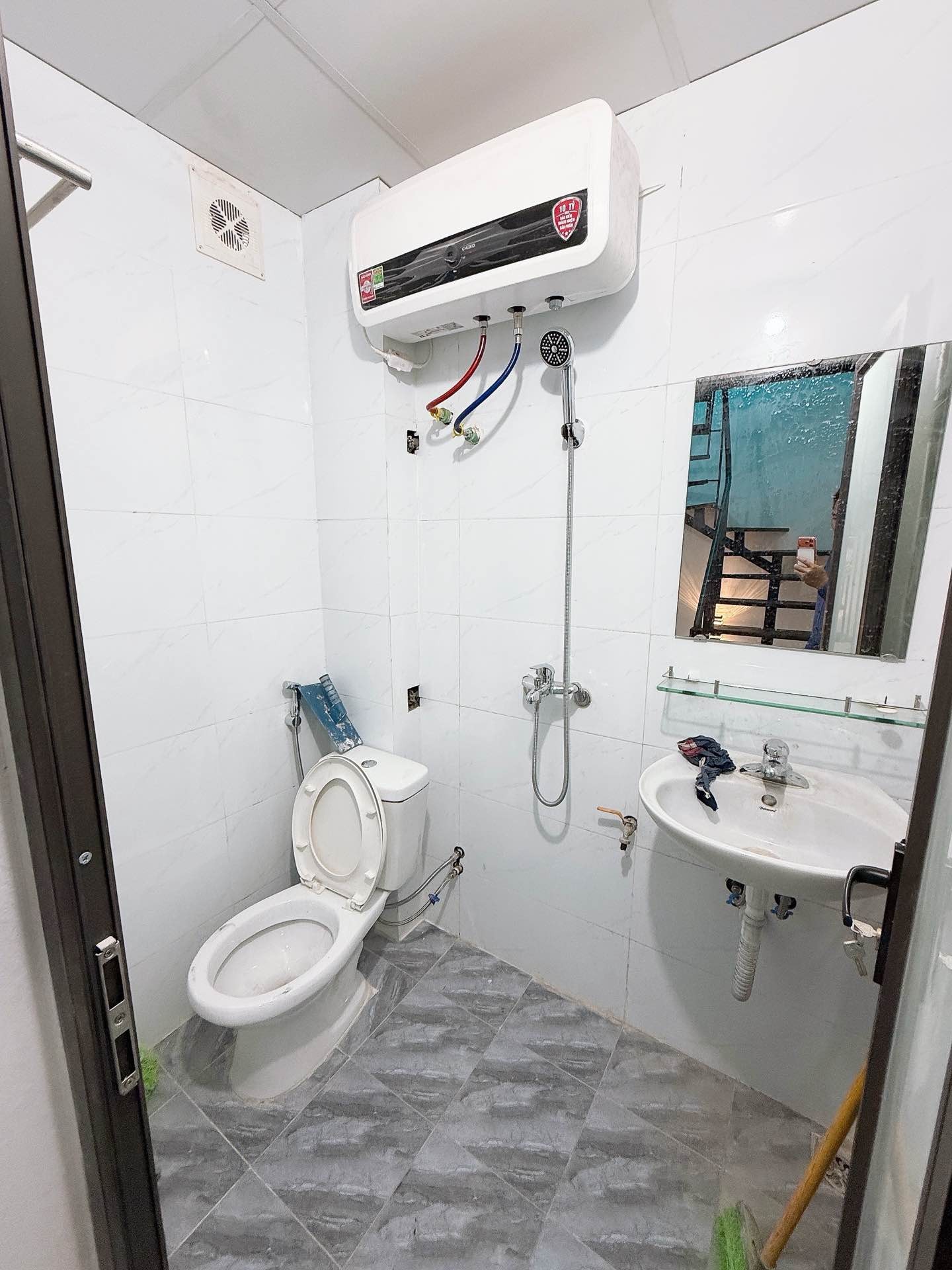 Bán nhà Định Công Thượng - diện tích 34m2 4 tầng - Cơ hội khó tìm - giá 2,5 tỷ