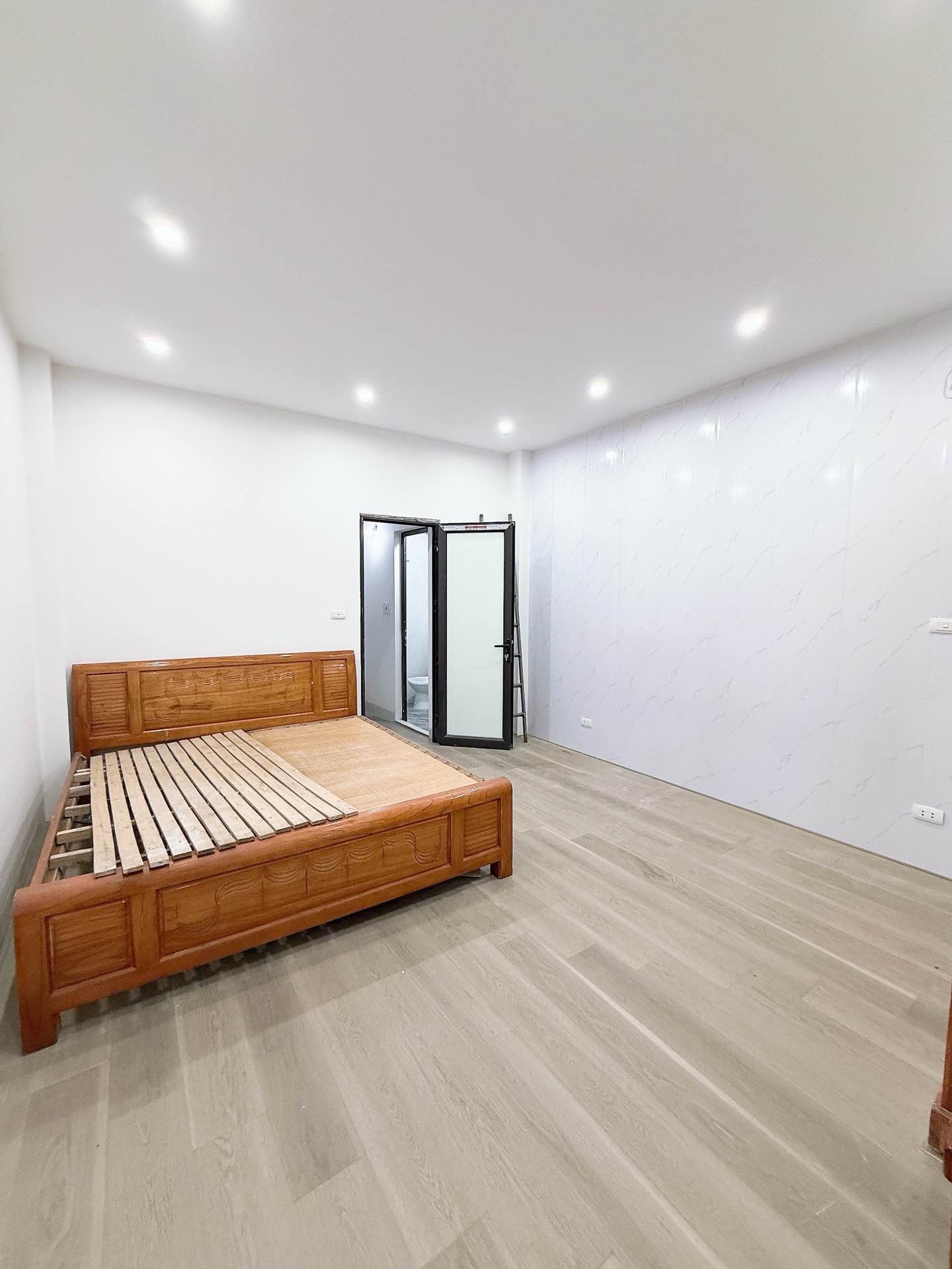 Bán nhà Định Công Thượng - diện tích 34m2 4 tầng - Cơ hội khó tìm - giá 2,5 tỷ