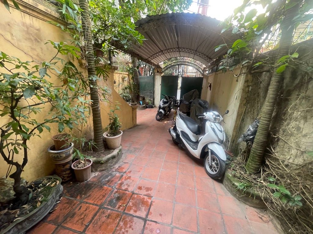 Bán nhà An Dương - diện tích 174m2 4 tầng - Biệt thự sân vườn trước sau - giá 51,5 tỷ