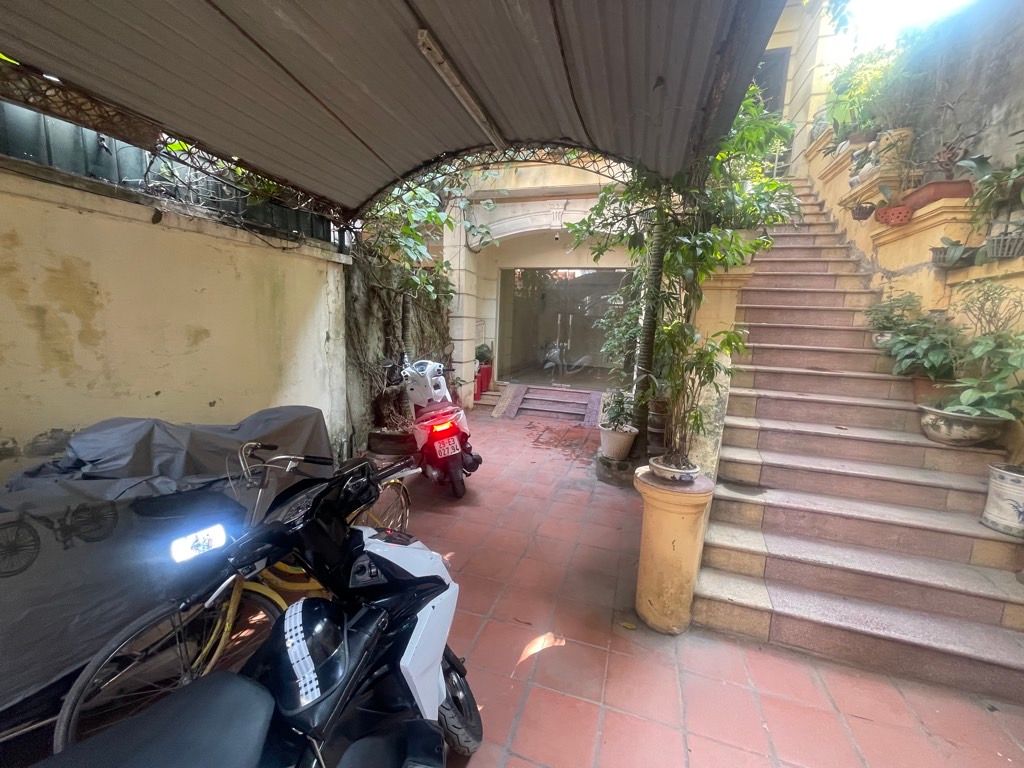 Bán nhà An Dương - diện tích 174m2 4 tầng - Biệt thự sân vườn trước sau - giá 51,5 tỷ