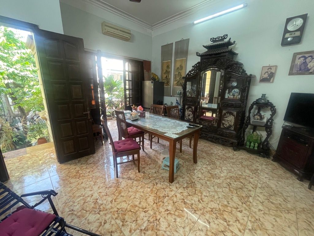 Bán nhà An Dương - diện tích 174m2 4 tầng - Biệt thự sân vườn trước sau - giá 51,5 tỷ