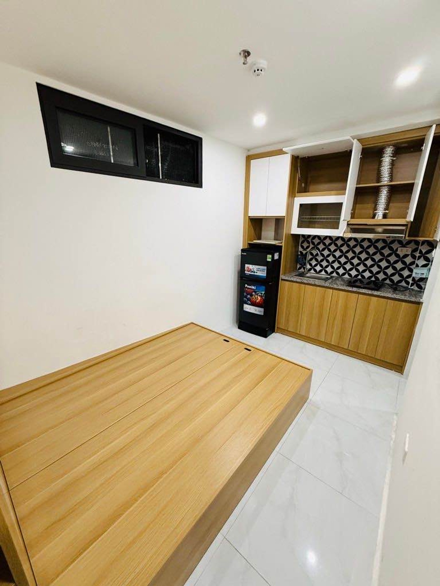 Bán nhà Hoàng Mai - diện tích 62m2 7 tầng - Lô góc 3 thoáng - giá 21,5 tỷ