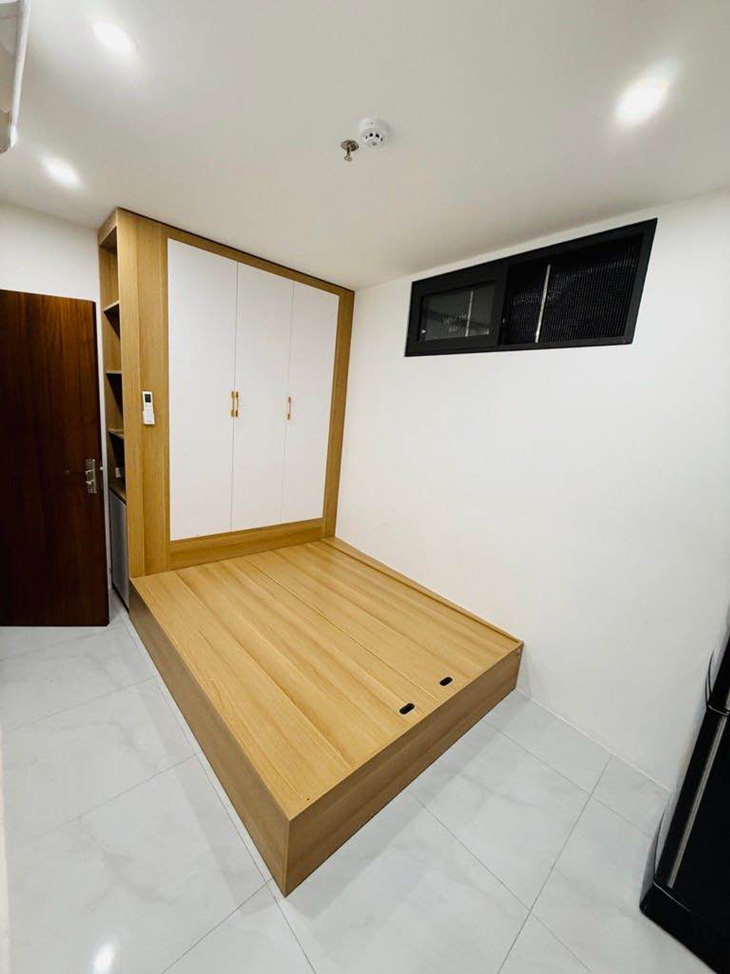 Bán nhà Hoàng Mai - diện tích 62m2 7 tầng - Lô góc 3 thoáng - giá 21,5 tỷ