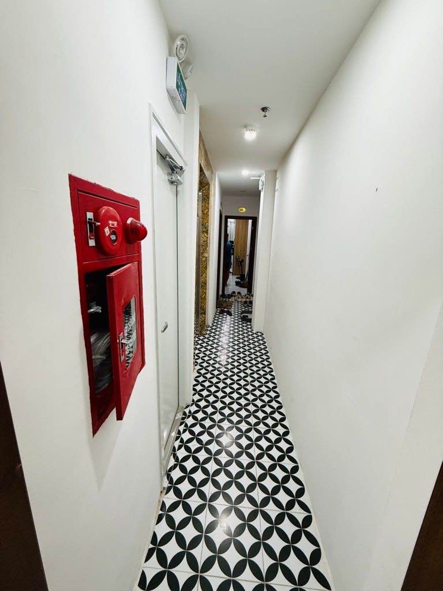 Bán nhà Hoàng Mai - diện tích 62m2 7 tầng - Lô góc 3 thoáng - giá 21,5 tỷ