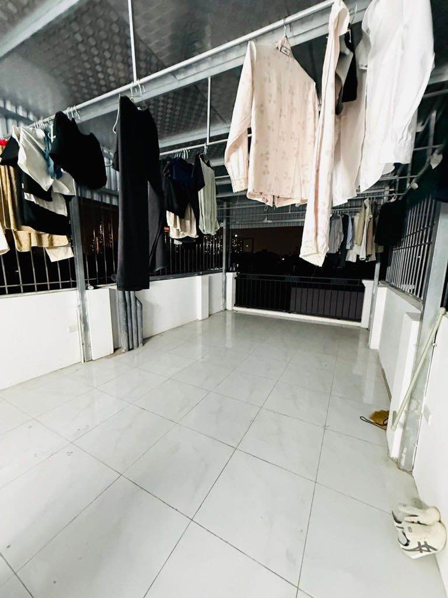 Bán nhà Hoàng Mai - diện tích 62m2 7 tầng - Lô góc 3 thoáng - giá 21,5 tỷ