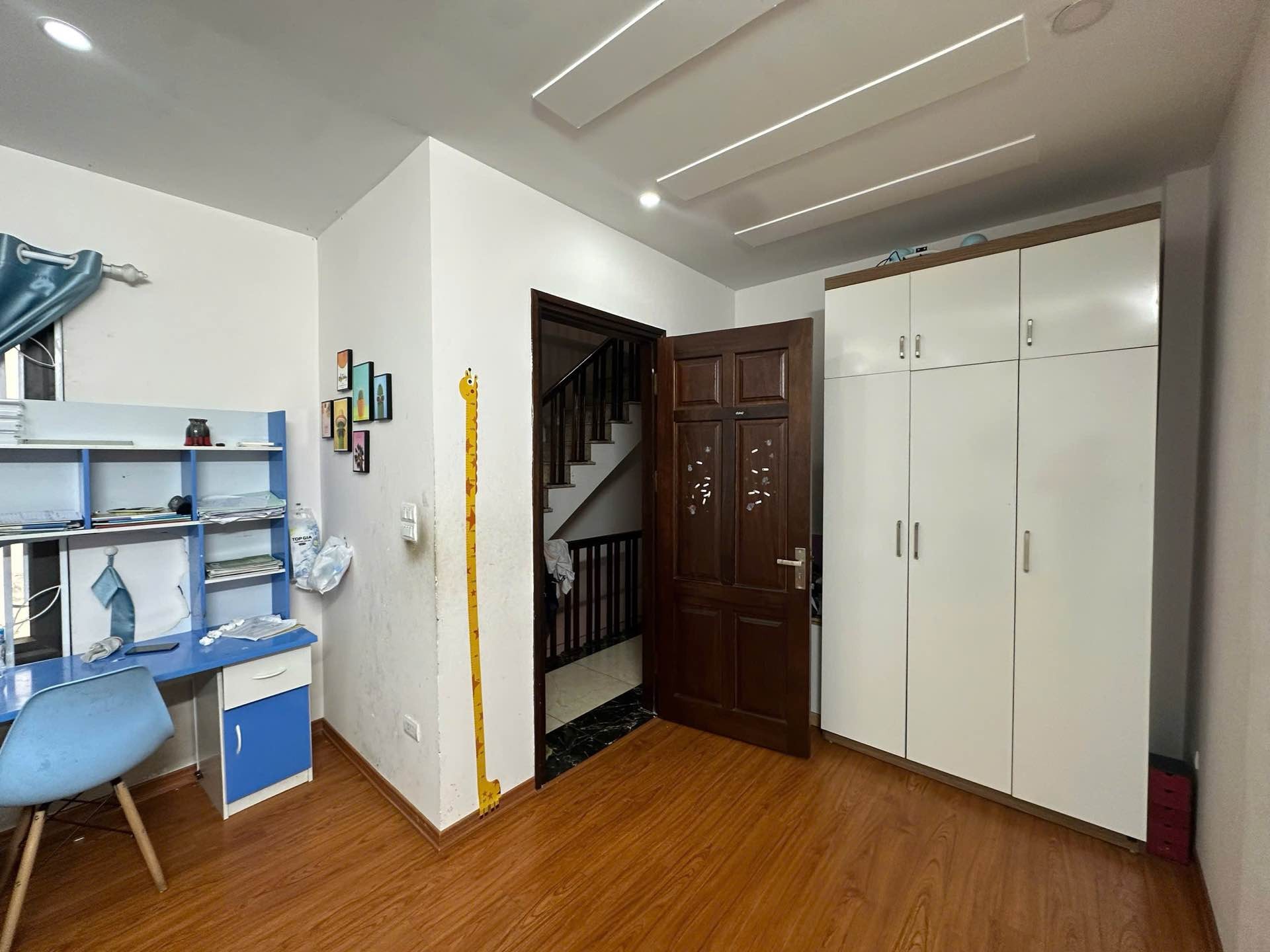 Bán nhà Trương Định - diện tích 50m2 5 tầng - Nhà dân xây cực kỳ tâm huyết - giá 9,6 tỷ