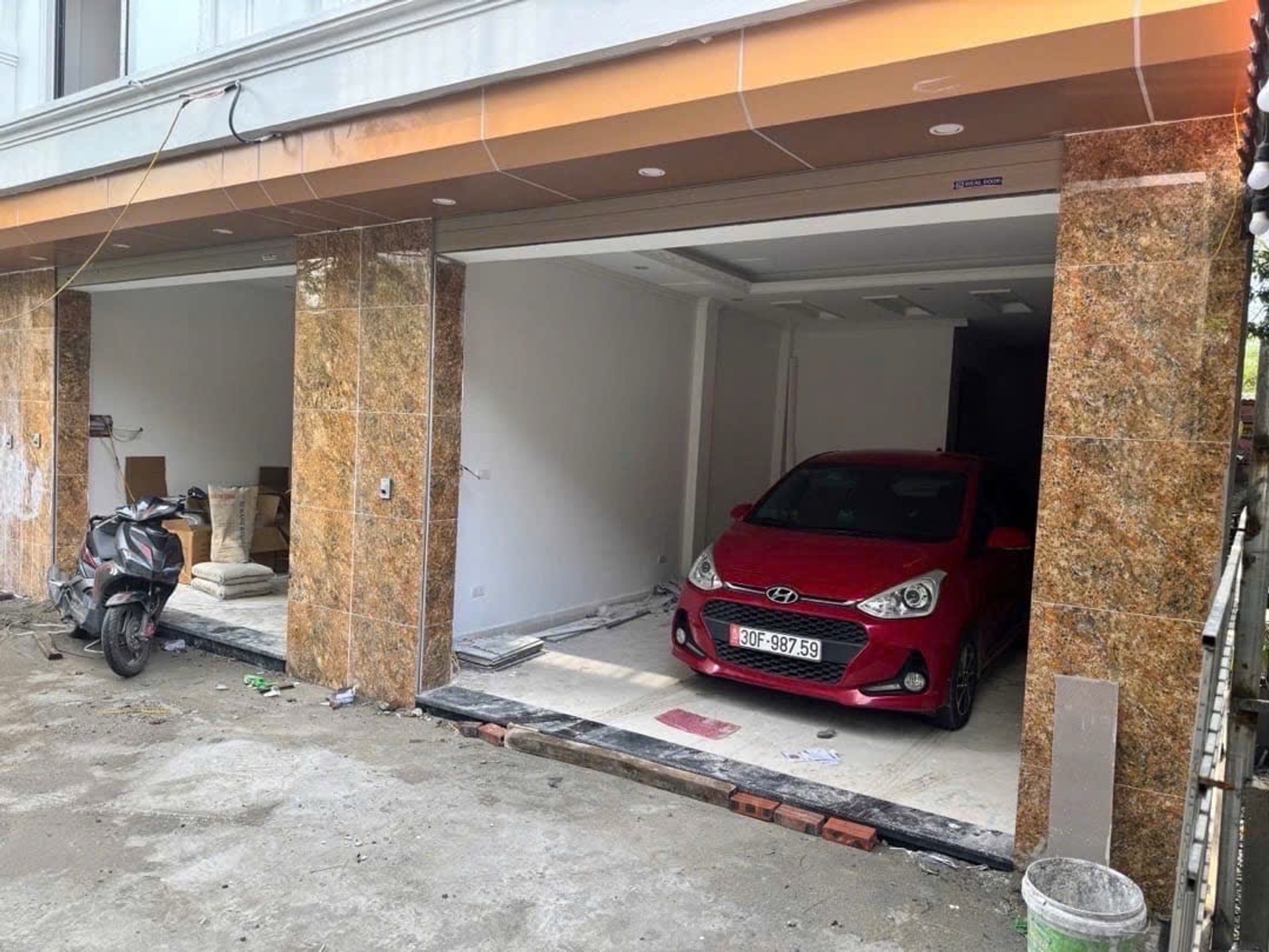 Bán nhà Dương Văn Bé - diện tích 50m2 5 tầng - Ô TÔ 7 CHỖ VÀO NHÀ - giá 13,8 tỷ