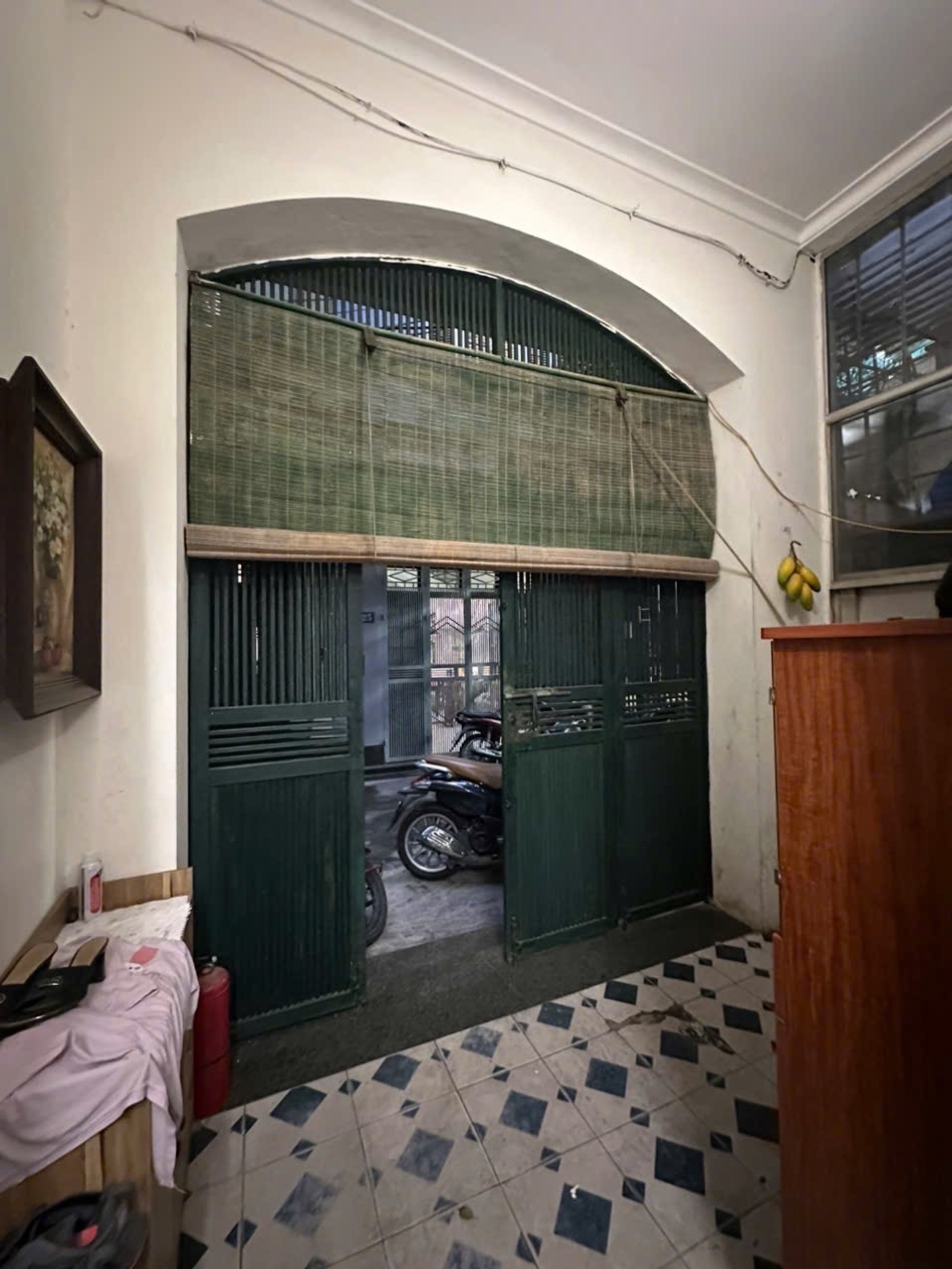 Bán nhà Kim Ngưu - diện tích 40m2 3 tầng - Ô TÔ ĐỖ CỬA - giá 16 tỷ