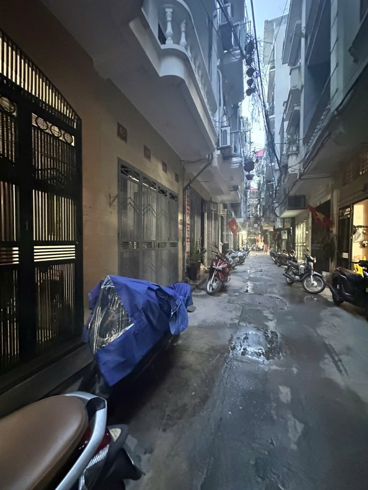 Bán nhà Kim Ngưu - diện tích 40m2 3 tầng - Ô TÔ ĐỖ CỬA - giá 16 tỷ