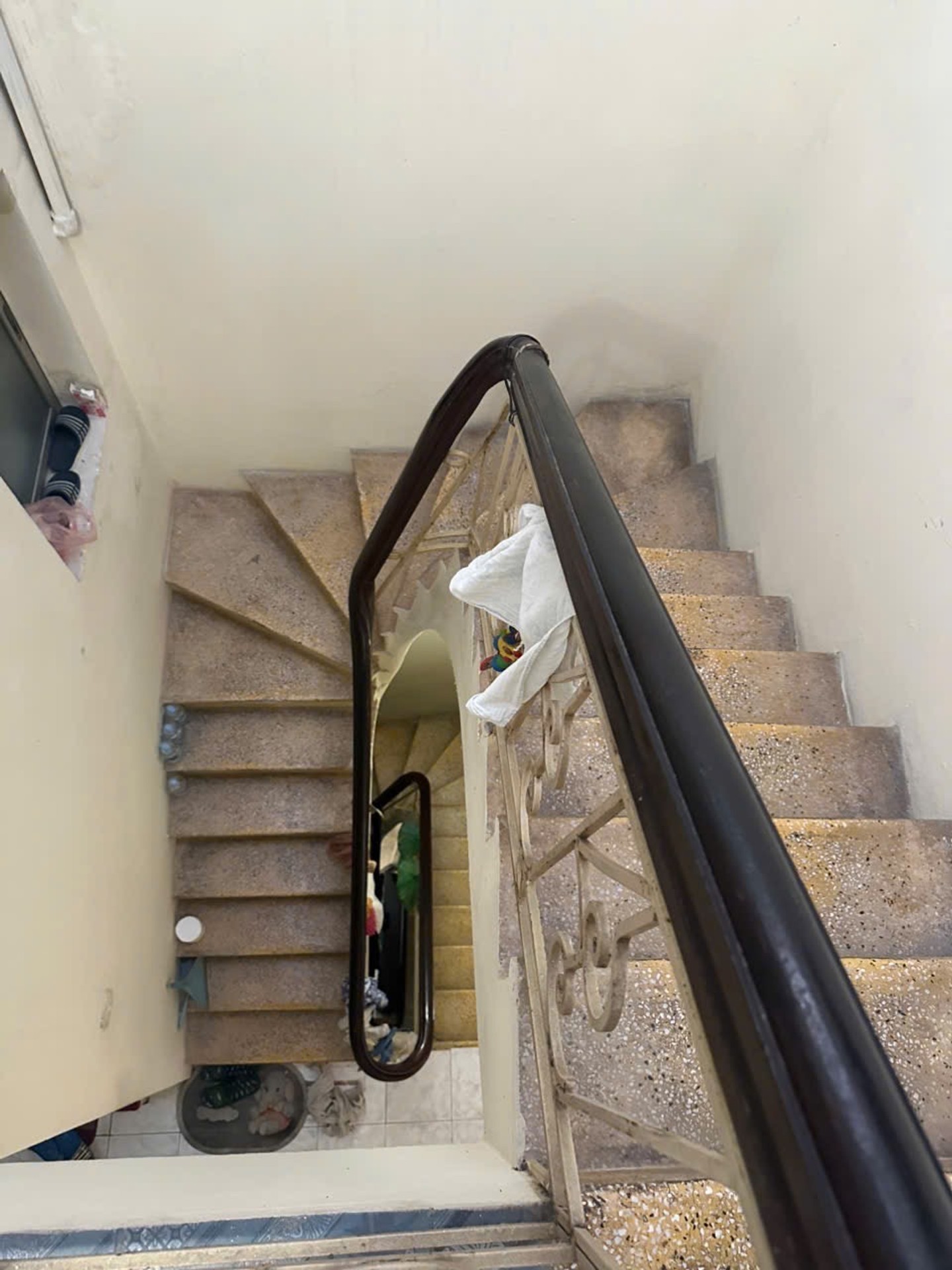 Bán nhà Kim Ngưu - diện tích 40m2 3 tầng - Ô TÔ ĐỖ CỬA - giá 16 tỷ