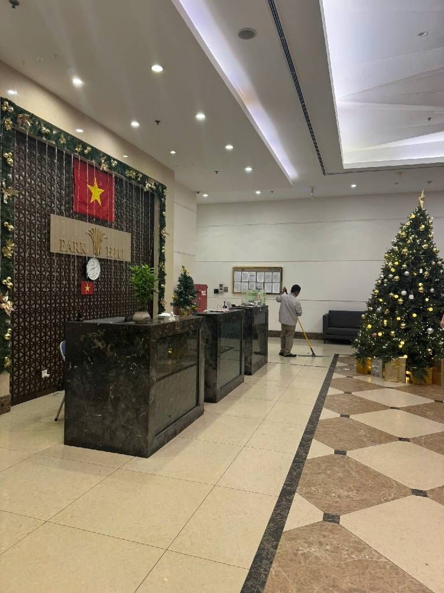 Bán nhà Minh Khai - diện tích 96m2 1 tầng - Căn hộ cao cấp Park 2 - giá 15,2 tỷ