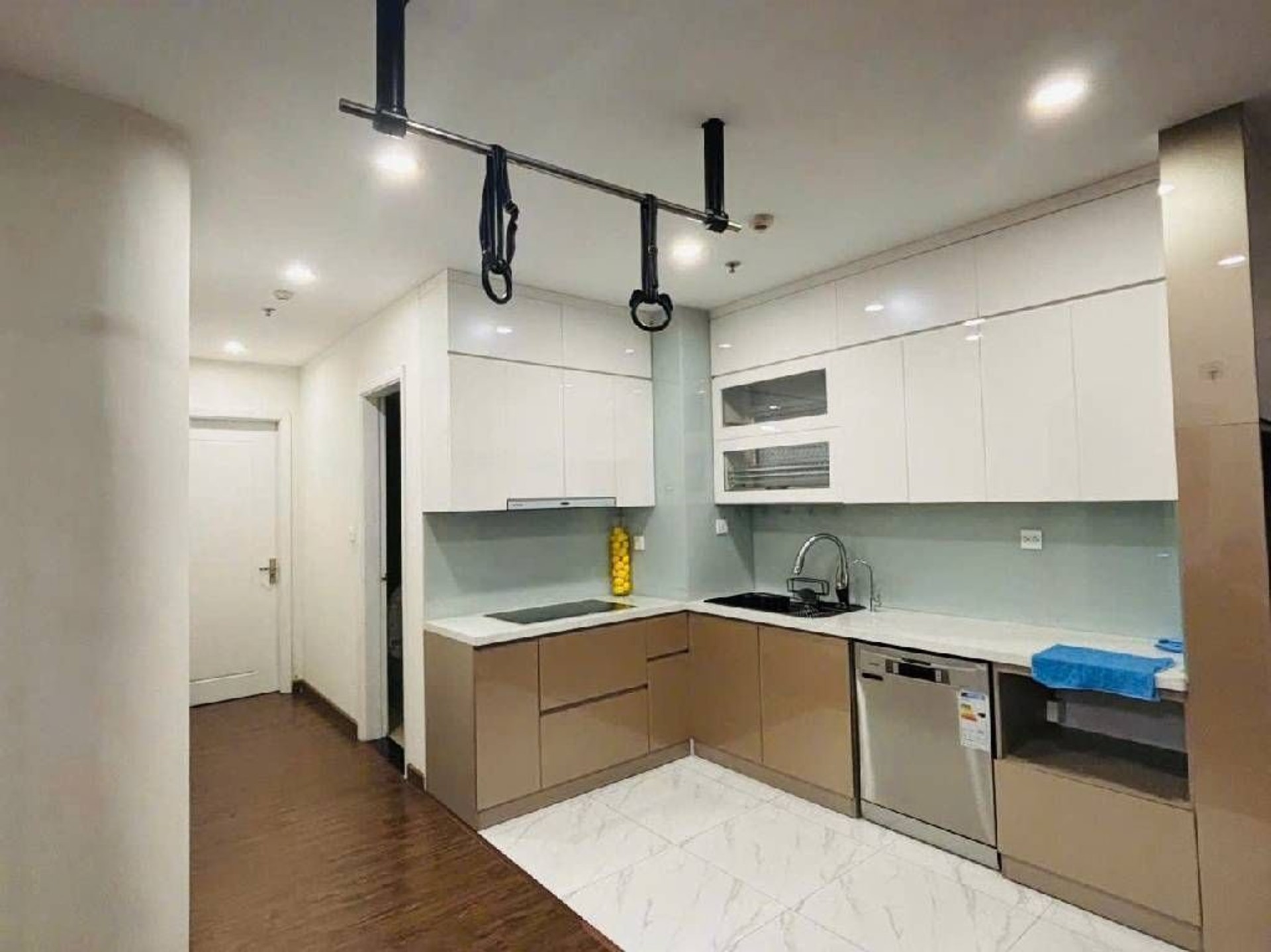 Bán nhà Minh Khai - diện tích 96m2 1 tầng - Căn hộ cao cấp Park 2 - giá 15,2 tỷ
