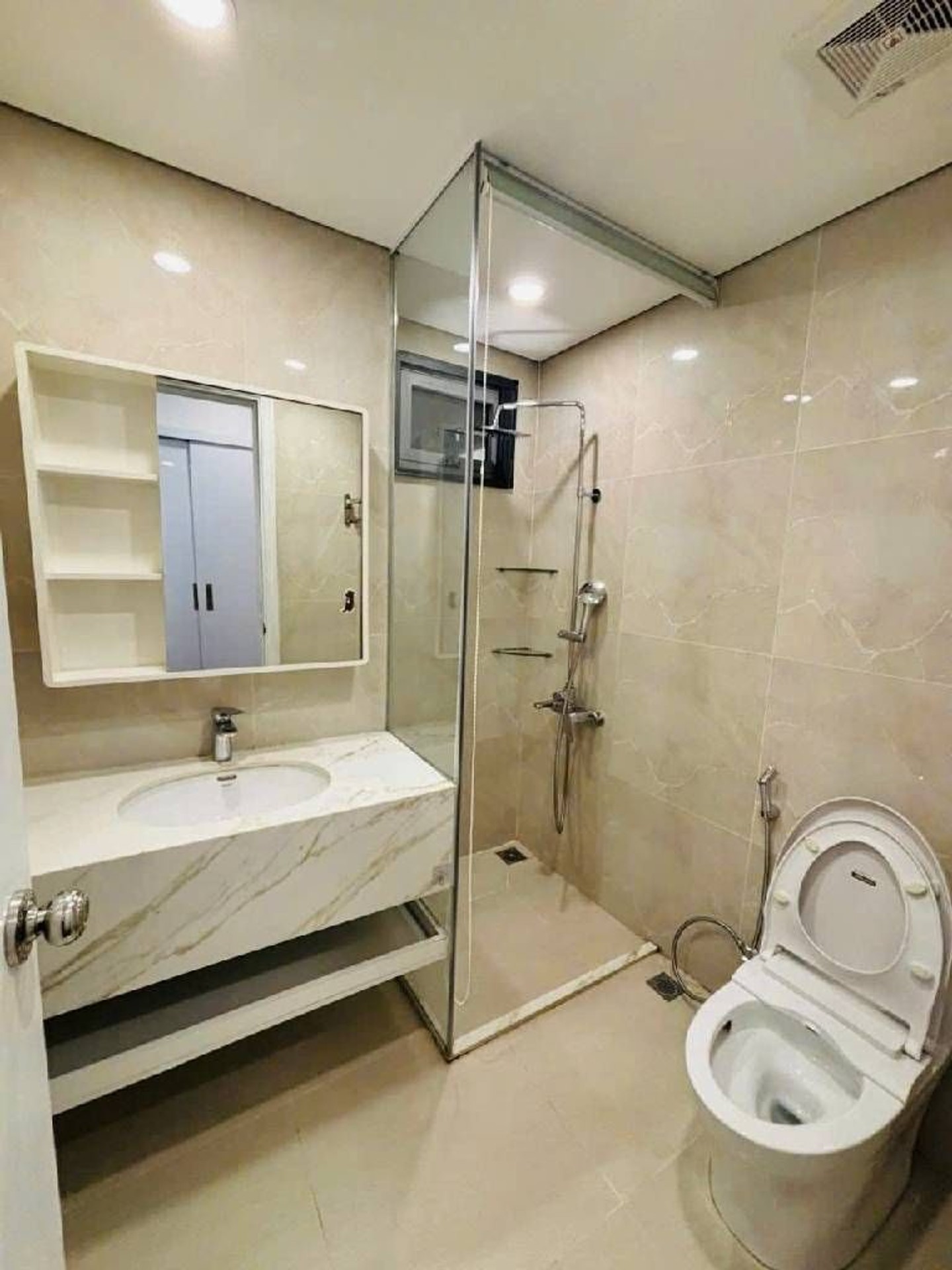 Bán nhà Minh Khai - diện tích 96m2 1 tầng - Căn hộ cao cấp Park 2 - giá 15,2 tỷ