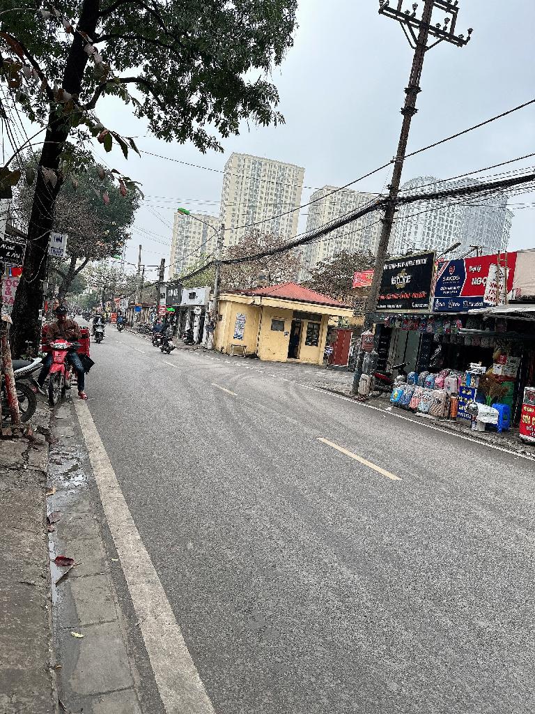 Bán nhà Lĩnh Nam - diện tích 21m2 4 tầng - mặt phố, ô tô kinh doanh - giá 3,2 tỷ
