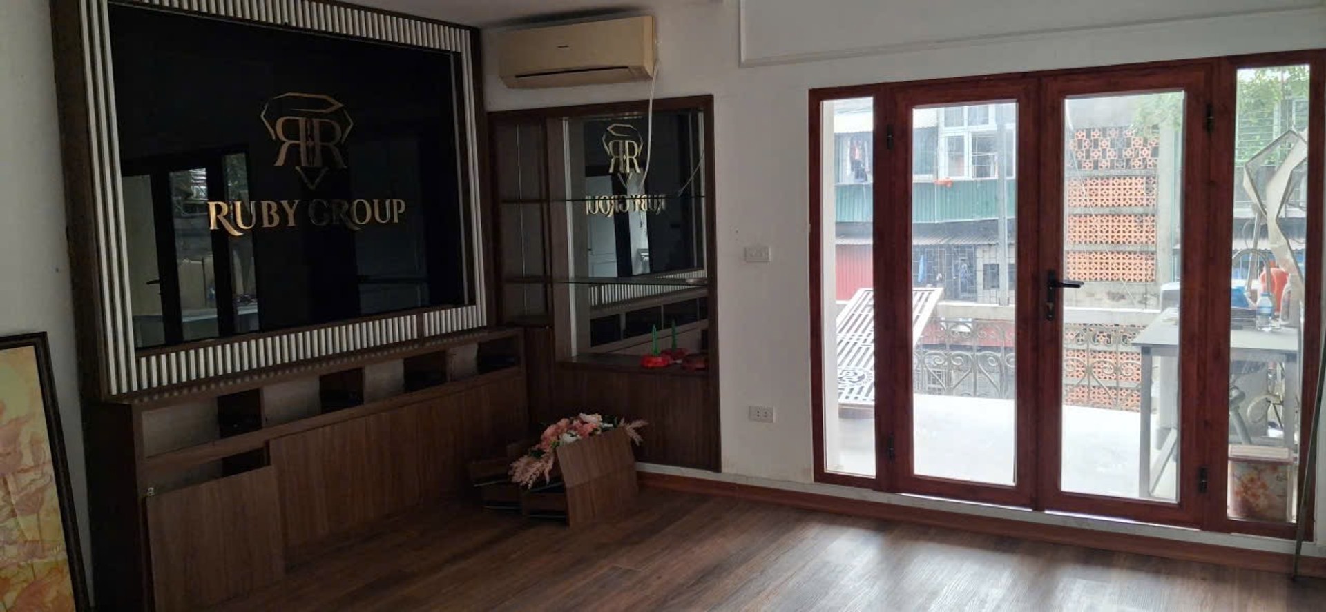 Bán nhà Minh Khai - diện tích 95.2m2 4 tầng - Mặt ngõ ô tô tránh - giá 38,5 tỷ