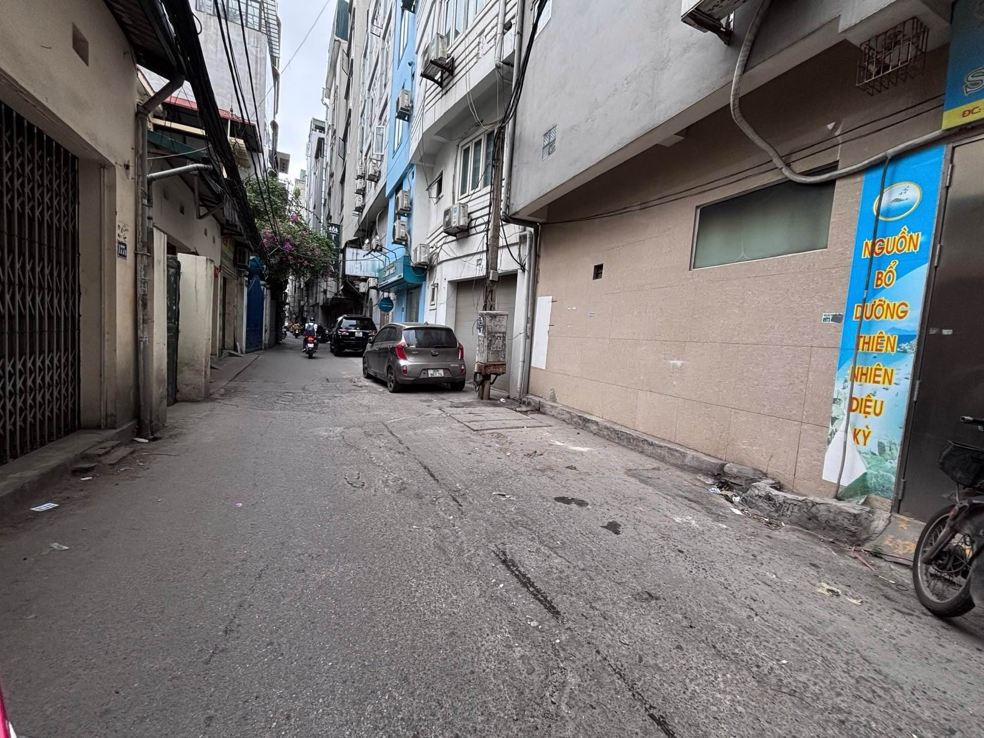 Bán nhà Nguyễn Khang - diện tích 57m2 2 tầng - mặt tiền 6,8m - giá 26 tỷ