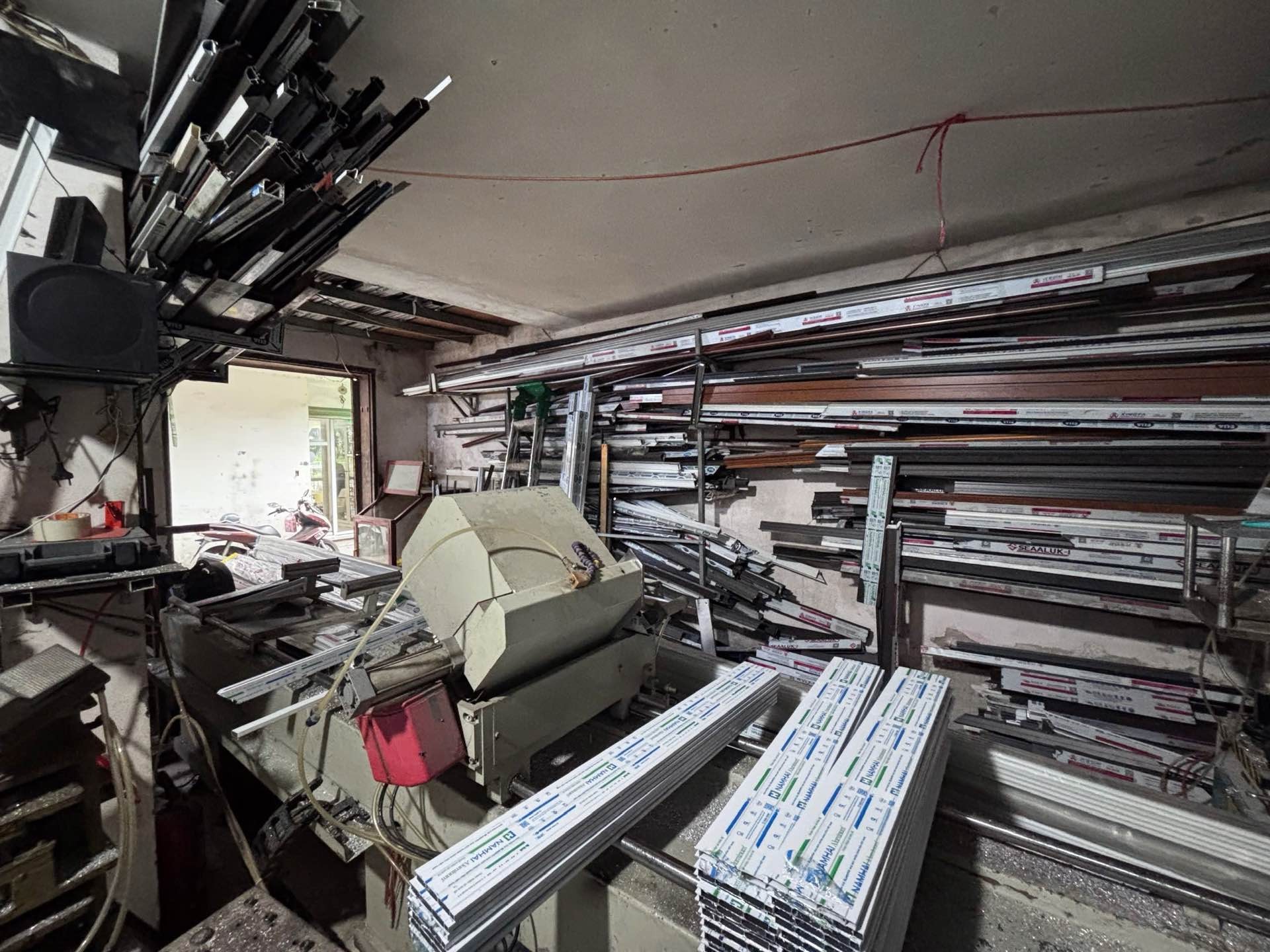 Bán nhà Nguyễn Khang - diện tích 57m2 2 tầng - mặt tiền 6,8m - giá 26 tỷ