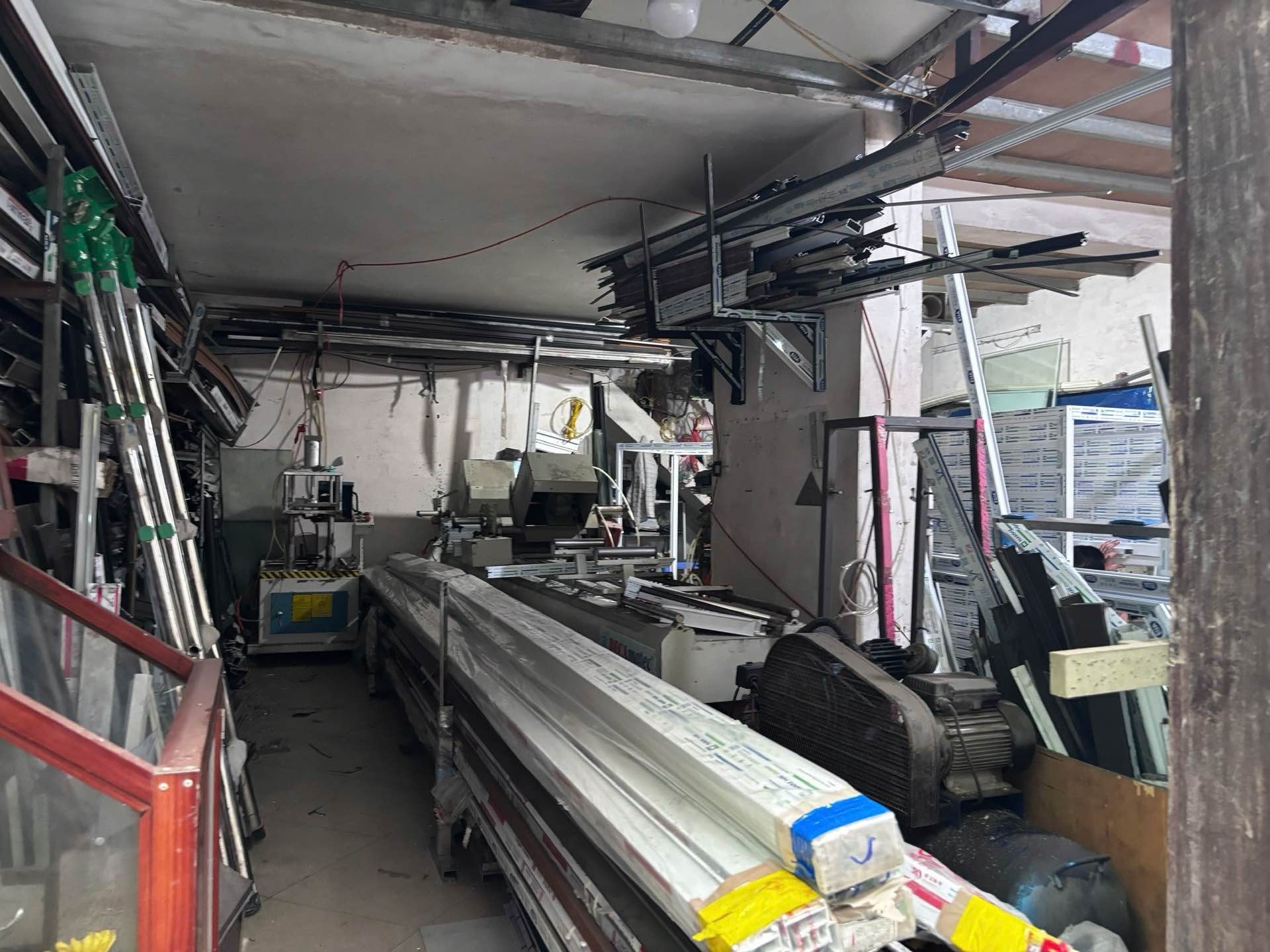 Bán nhà Nguyễn Khang - diện tích 57m2 2 tầng - mặt tiền 6,8m - giá 26 tỷ