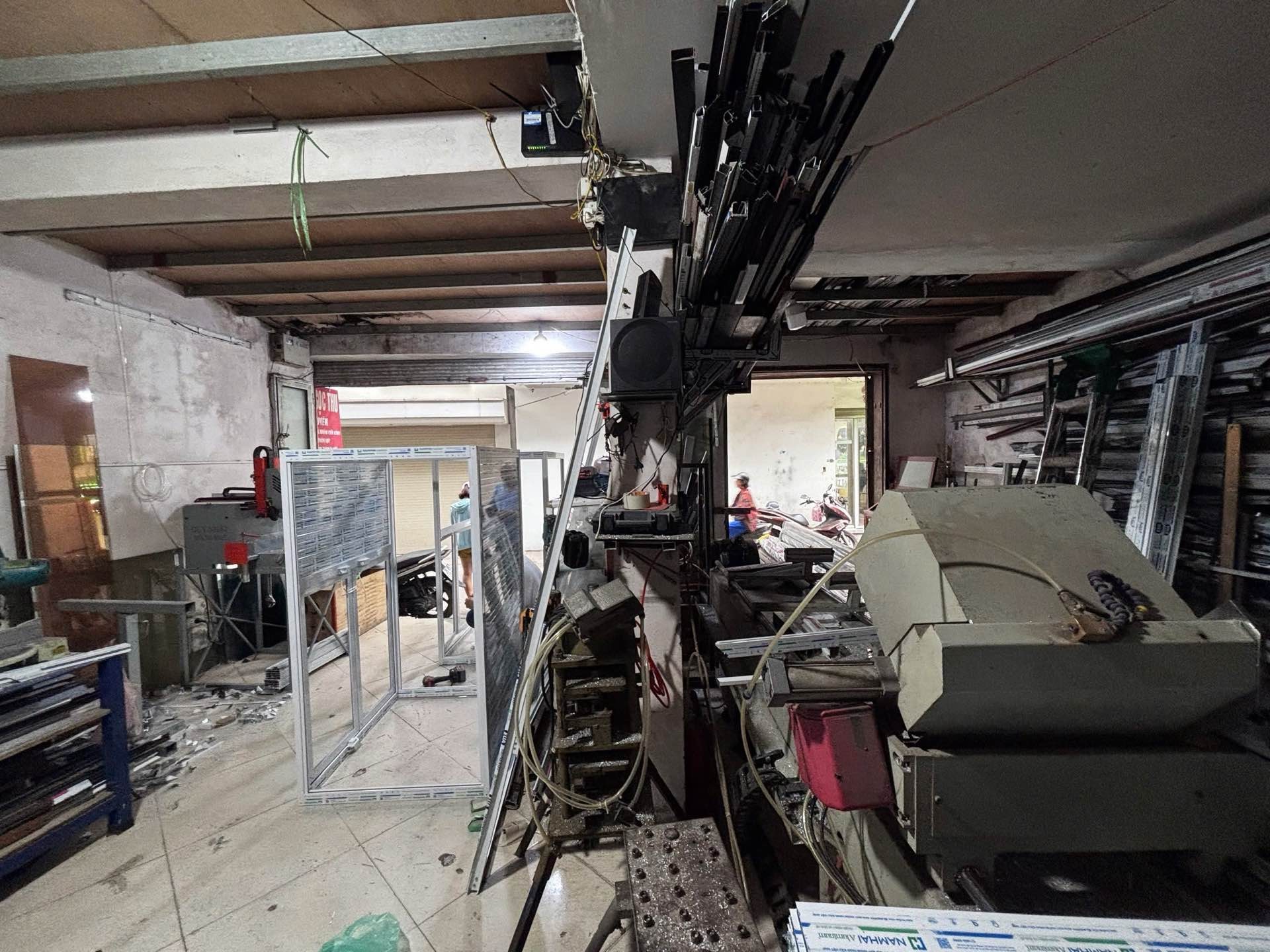 Bán nhà Nguyễn Khang - diện tích 57m2 2 tầng - mặt tiền 6,8m - giá 26 tỷ