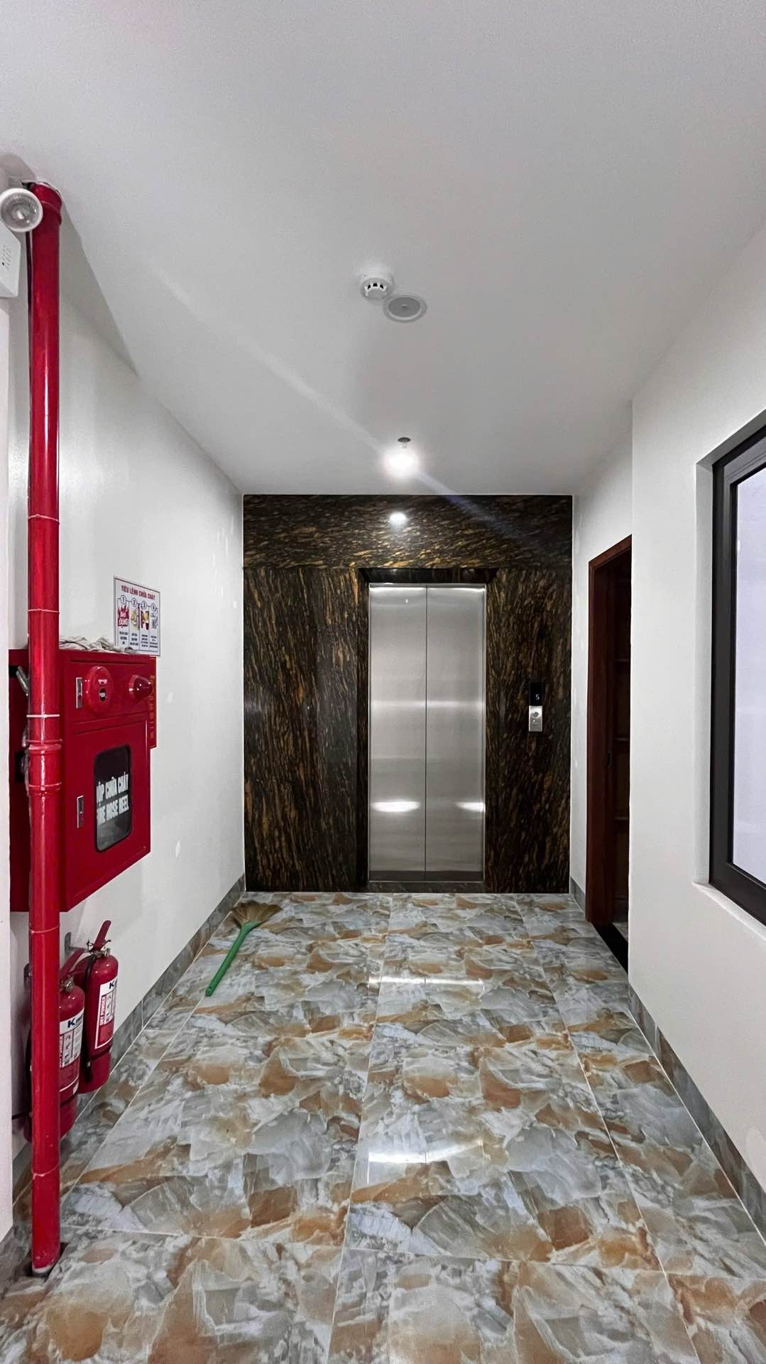 Bán nhà Hai Bà Trưng - diện tích 60m2 6 tầng - Chủ đang xây CCMN thang máy - giá 15,5 tỷ