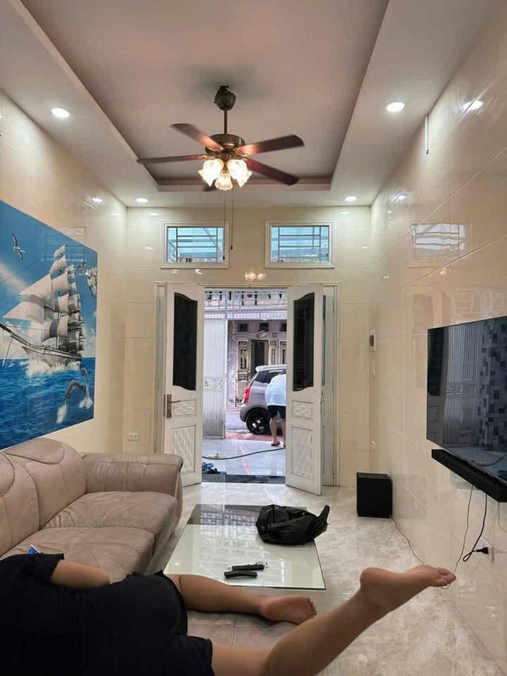 Bán nhà Lò Đúc - diện tích 48m2 3 tầng - Ô Tô - giá 10 tỷ