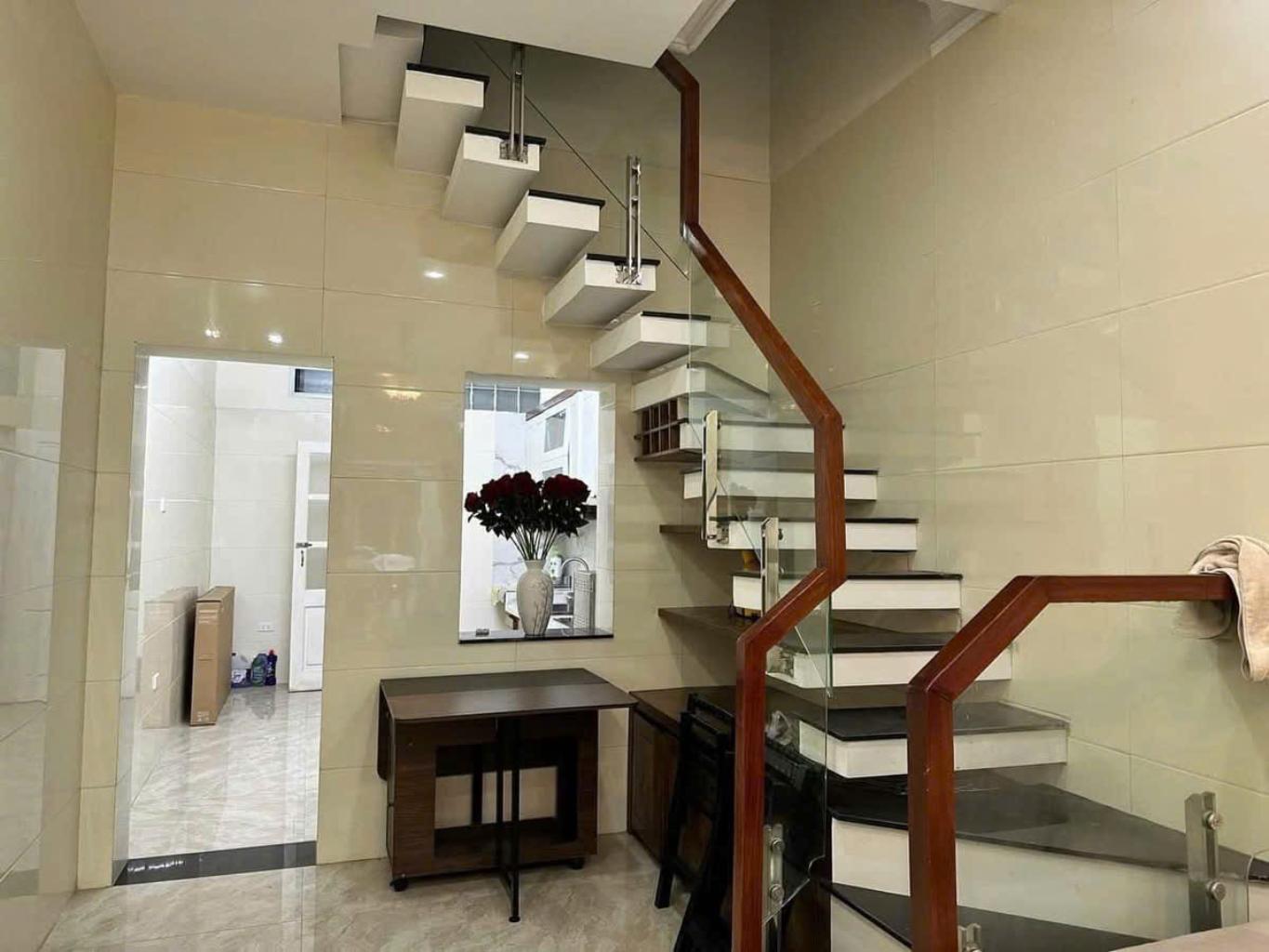 Bán nhà Lò Đúc - diện tích 48m2 3 tầng - Ô Tô - giá 10 tỷ