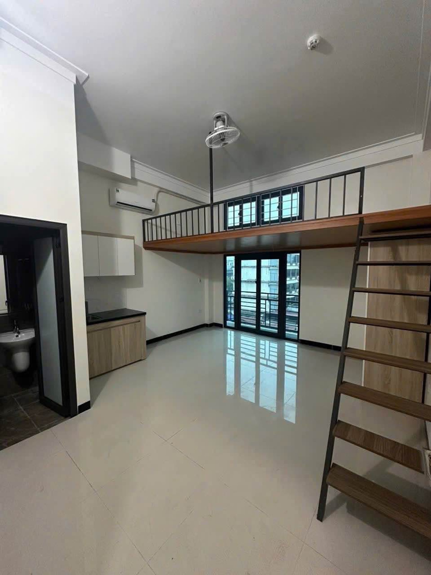 Bán nhà Nguyễn Trãi - diện tích 90m2 5 tầng - Chỉ có 1 mặt tiền - giá 25 tỷ