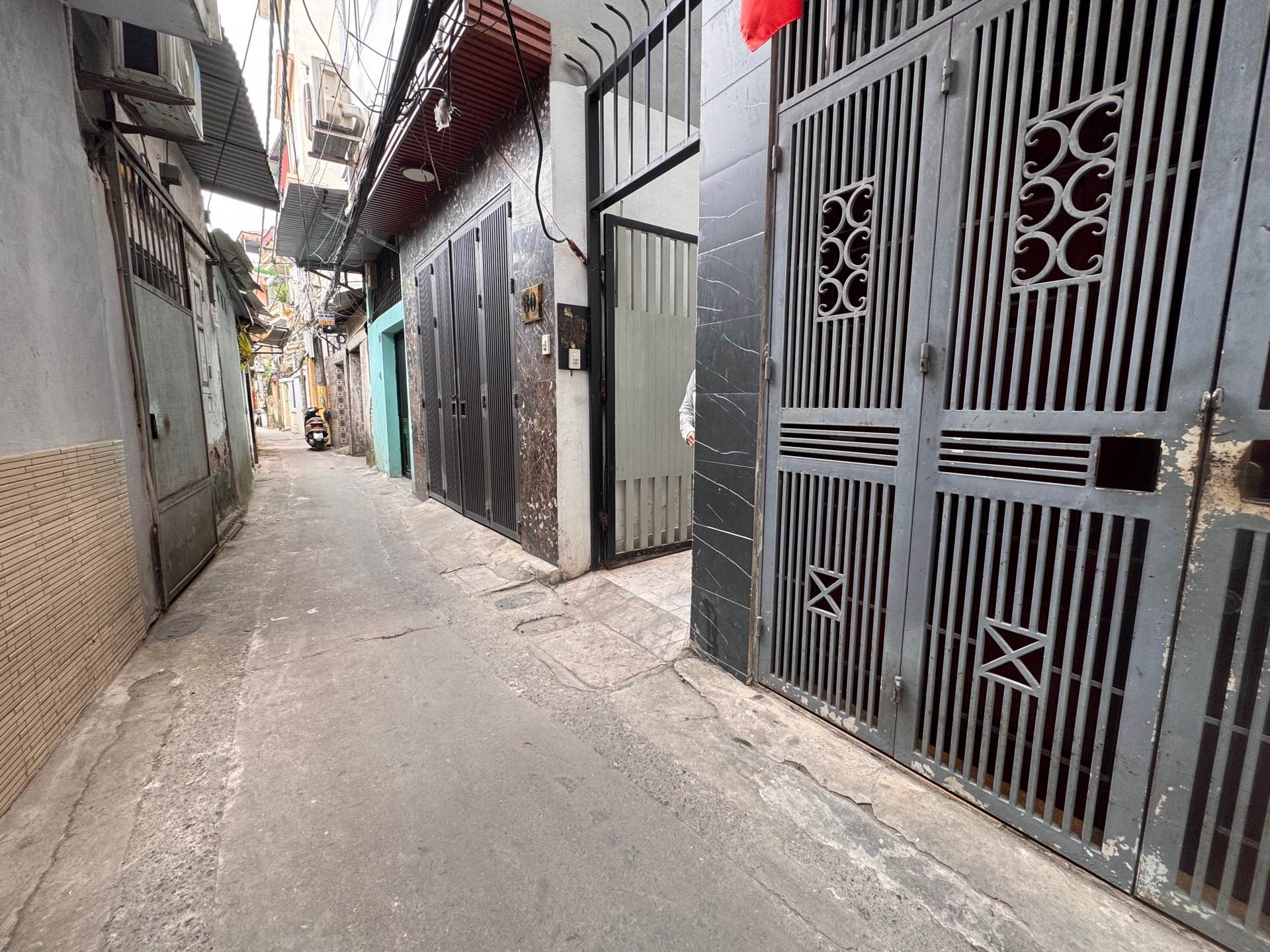 Bán nhà Trương Định - diện tích 43m2 4 tầng - Nhà mới, ngõ nông - giá 7,4 tỷ