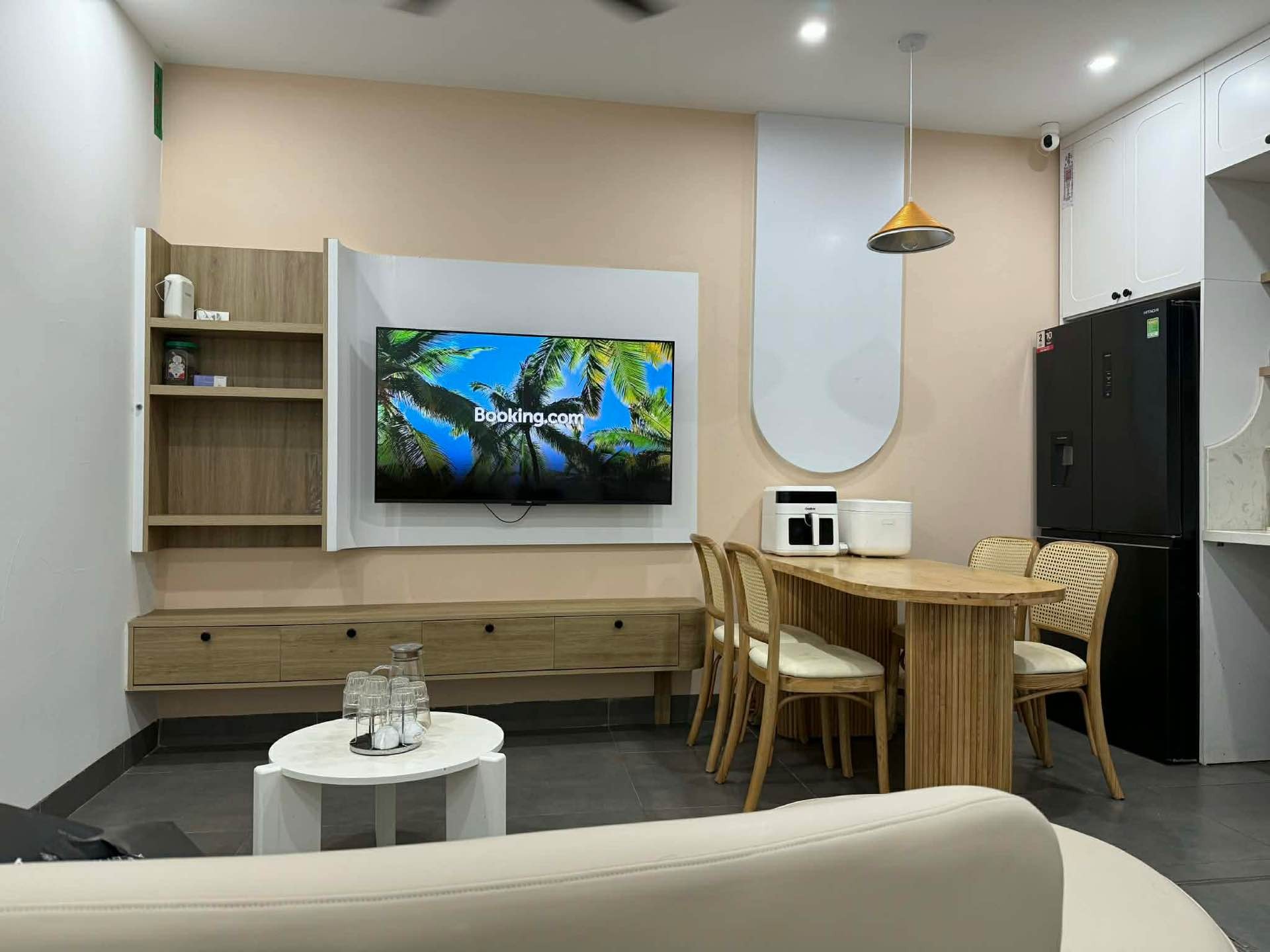 Bán nhà Trương Định - diện tích 43m2 4 tầng - Nhà mới, ngõ nông - giá 7,4 tỷ