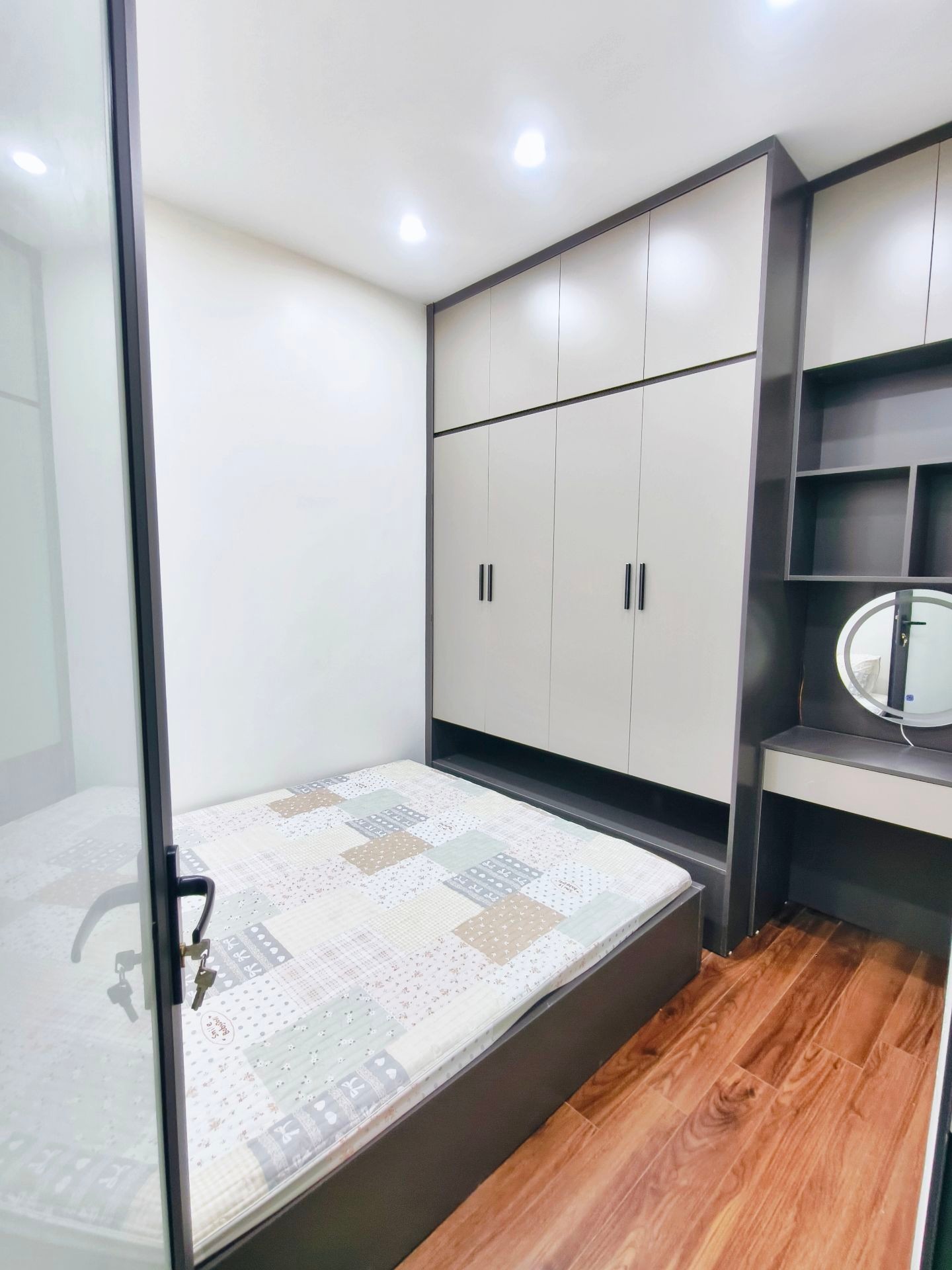 Bán nhà Nguyễn Công Trứ - diện tích 80m2 1 tầng - Căn hộ tầng 2 thoáng sáng - giá 4,6 tỷ